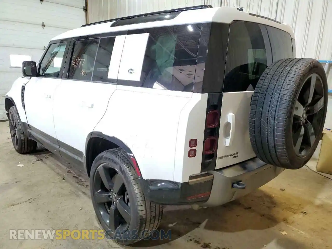 3 Photograph of a damaged car SALE37RUXN2084201 LAND ROVER DEFENDER 2022