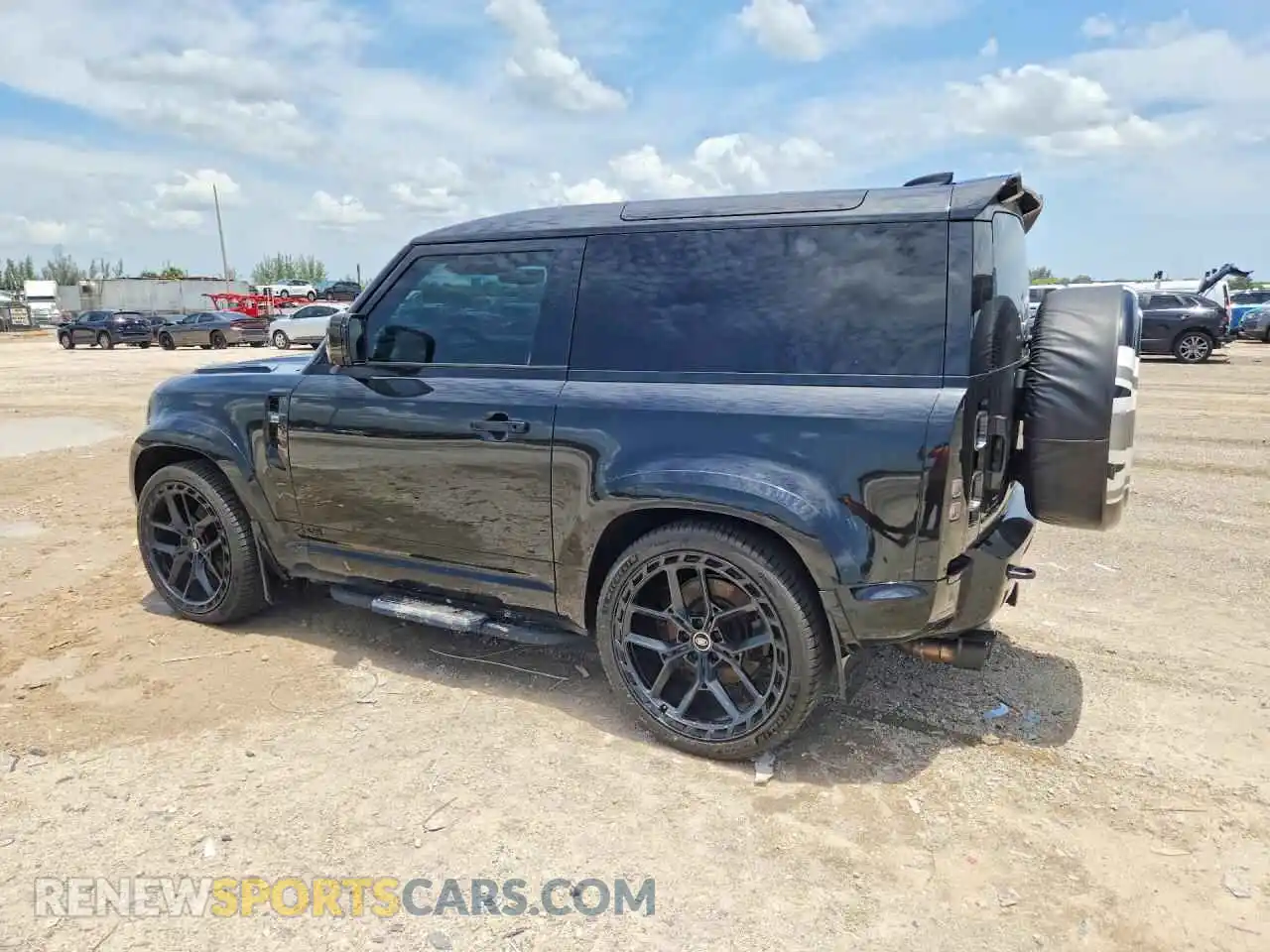 2 fotografías del automóvil dañado SALEW6RE9N2106182 LAND ROVER DEFENDER 2022