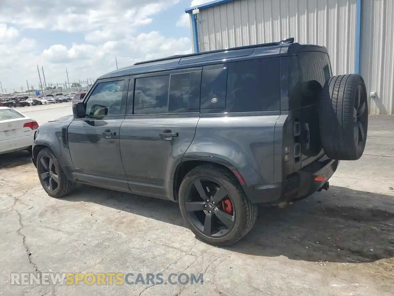 2 fotografías del automóvil dañado SALEXERU6N2068599 LAND ROVER DEFENDER 2022