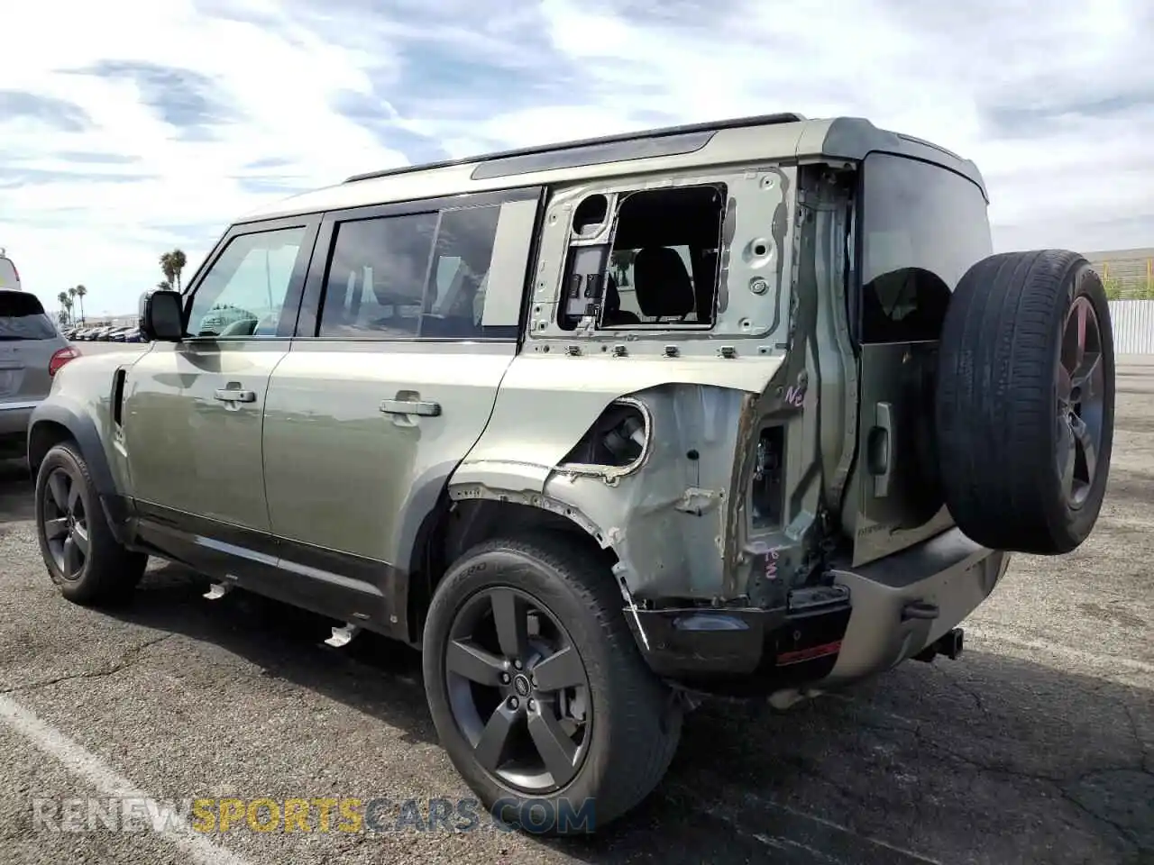 2 Фотография поврежденного автомобиля SALE2EEU6P2120322 LAND ROVER DEFENDER 2023