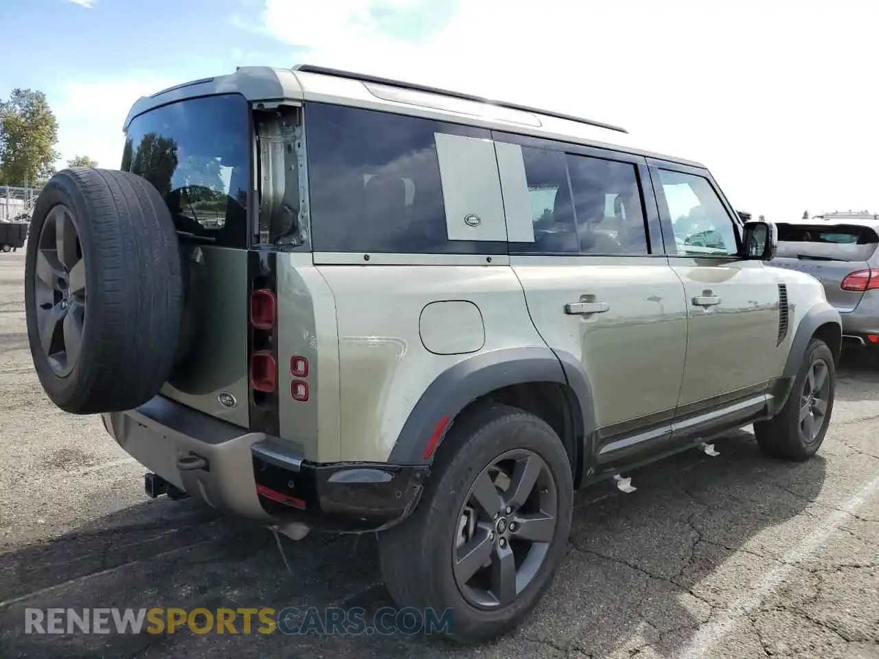 3 Фотография поврежденного автомобиля SALE2EEU6P2120322 LAND ROVER DEFENDER 2023