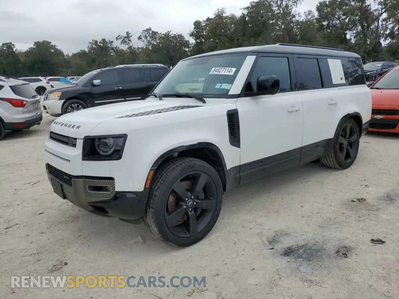 1 Фотография поврежденного автомобиля SALE2FEU2P2201677 LAND ROVER DEFENDER 2023
