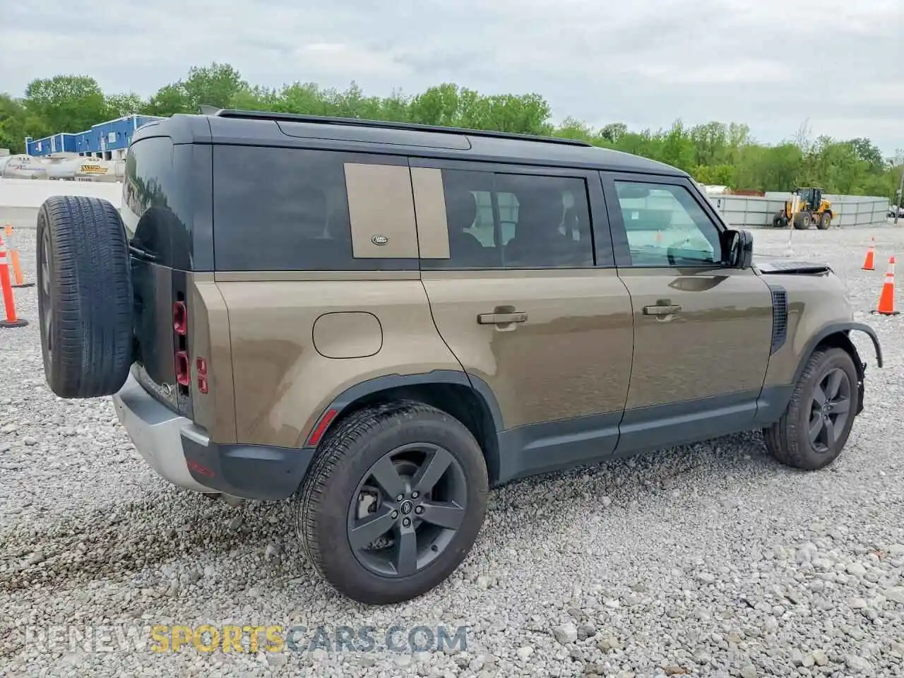 3 Photograph of a damaged car SALEJ7EX2P2136705 LAND ROVER DEFENDER 2023