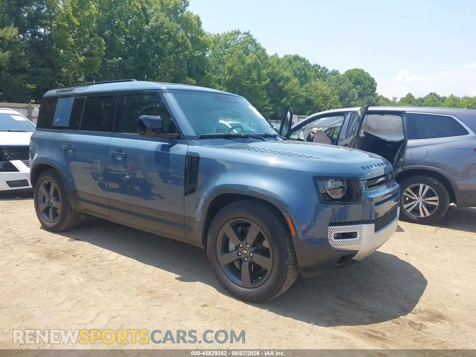 1 Photograph of a damaged car SALEPEEU6P2191781 LAND ROVER DEFENDER 2023