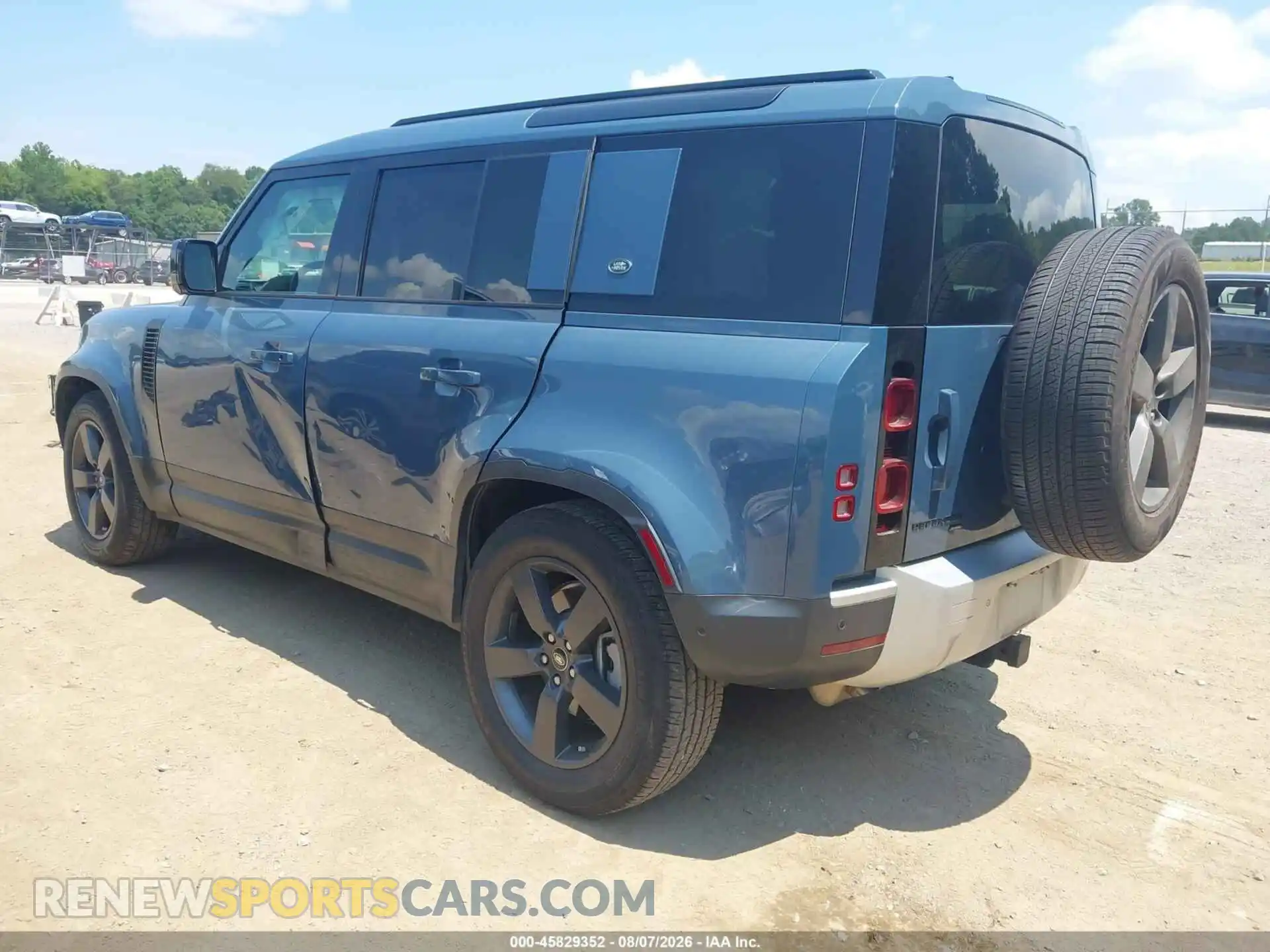 3 Photograph of a damaged car SALEPEEU6P2191781 LAND ROVER DEFENDER 2023