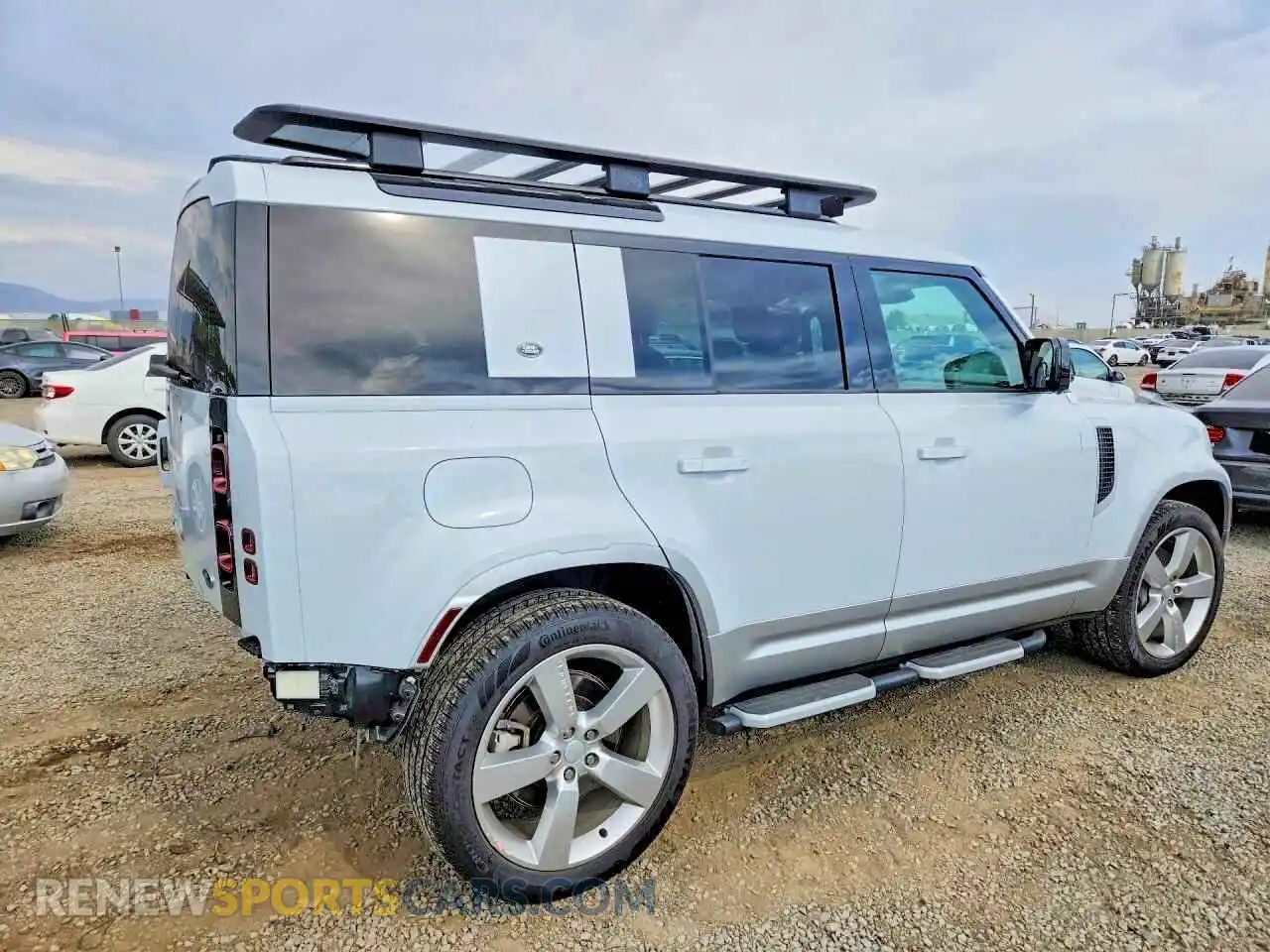 3 Фотография поврежденного автомобиля SALEPEEU8P2151069 LAND ROVER DEFENDER 2023