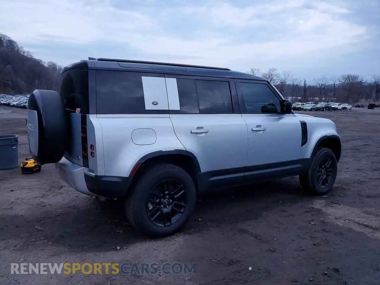 3 Photograph of a damaged car SALEPEEUXP2167175 LAND ROVER DEFENDER 2023