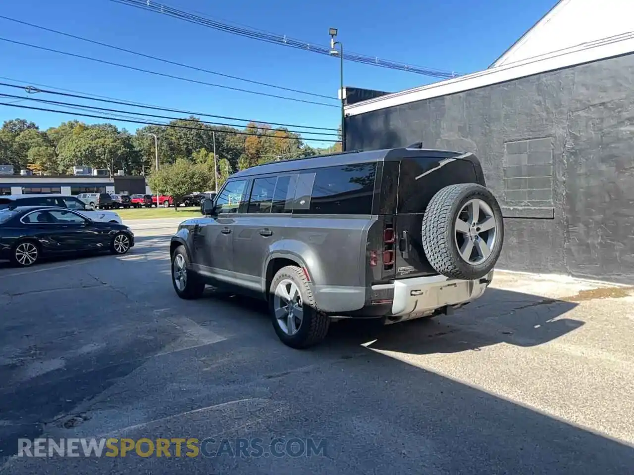 3 Photograph of a damaged car SALEVFEU3P2143876 LAND ROVER DEFENDER 2023