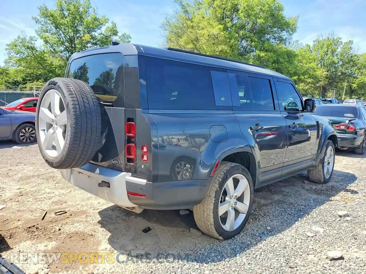 3 Photograph of a damaged car SALEVFEU5P2239332 LAND ROVER DEFENDER 2023
