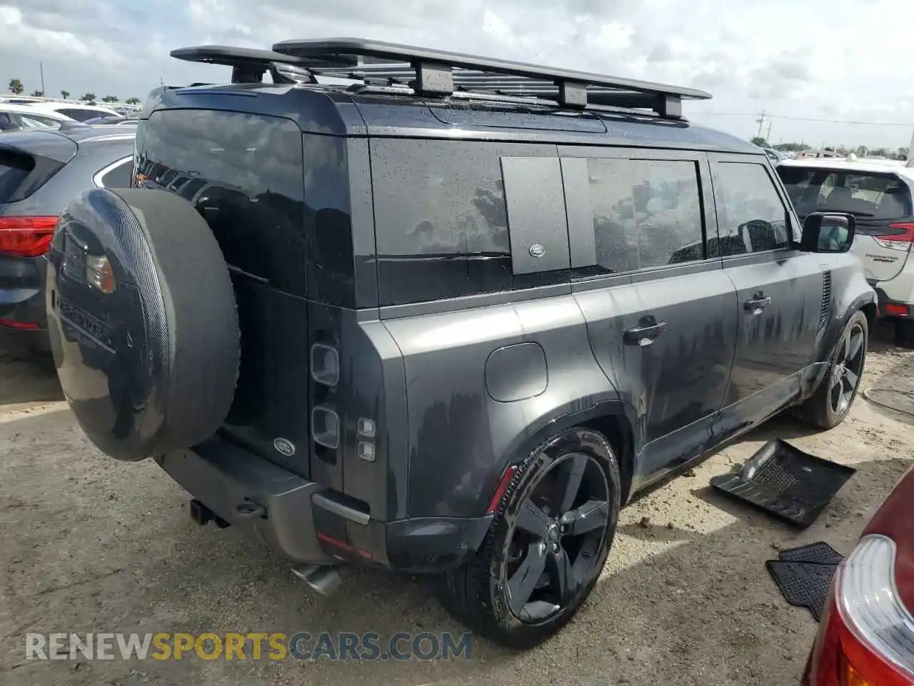 3 Photograph of a damaged car SALEWEEE2P2121741 LAND ROVER DEFENDER 2023