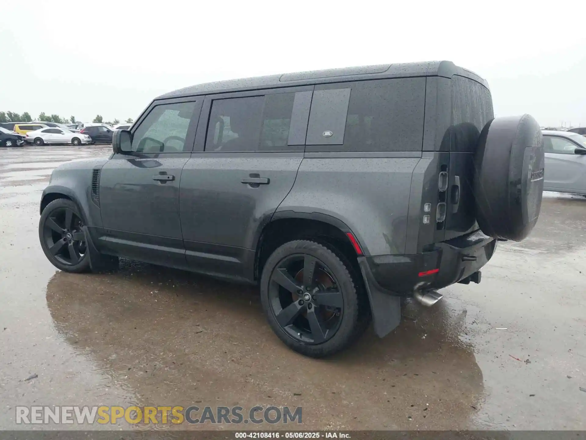 3 Photograph of a damaged car SALEWEEE8P2124272 LAND ROVER DEFENDER 2023