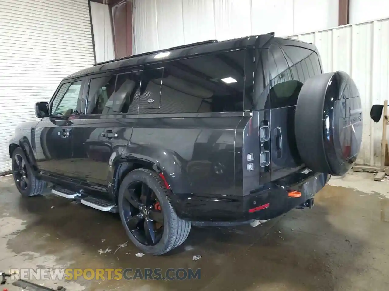 2 Photograph of a damaged car SALEXFEU0P2207382 LAND ROVER DEFENDER 2023