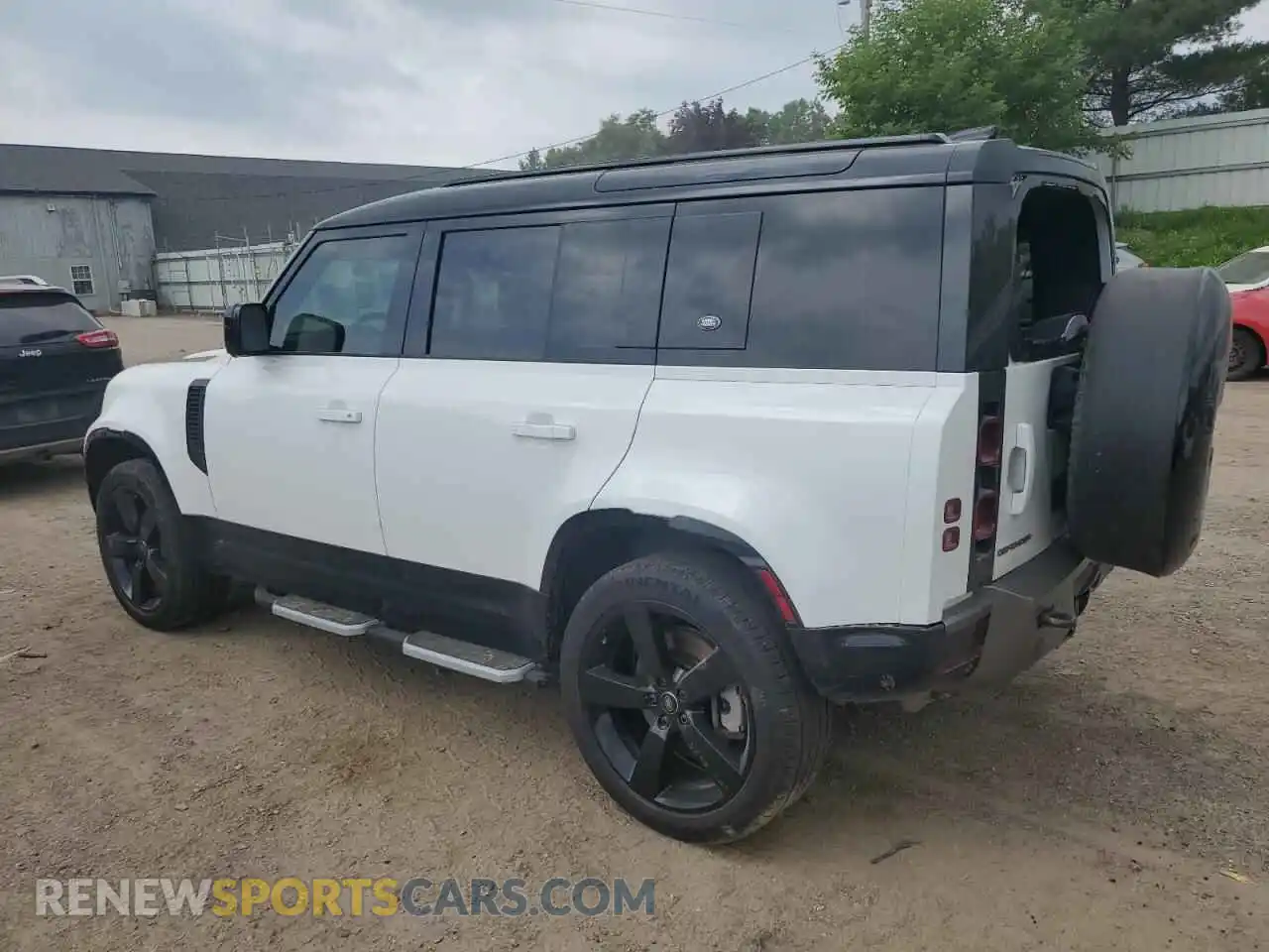 2 Photograph of a damaged car SALE2EEU1R2253590 LAND ROVER DEFENDER 2024