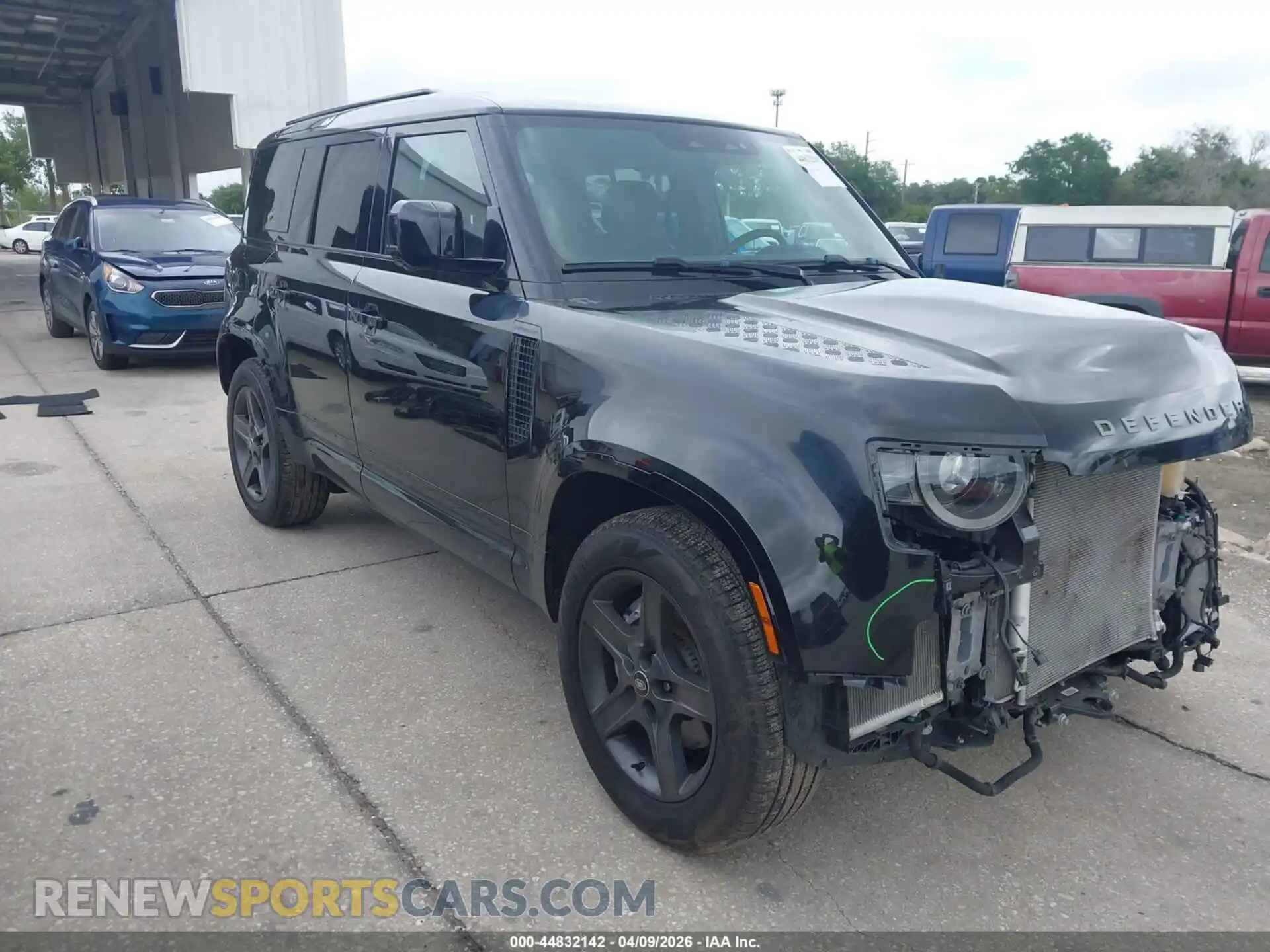 1 Photograph of a damaged car SALE2EEU5R2245363 LAND ROVER DEFENDER 2024