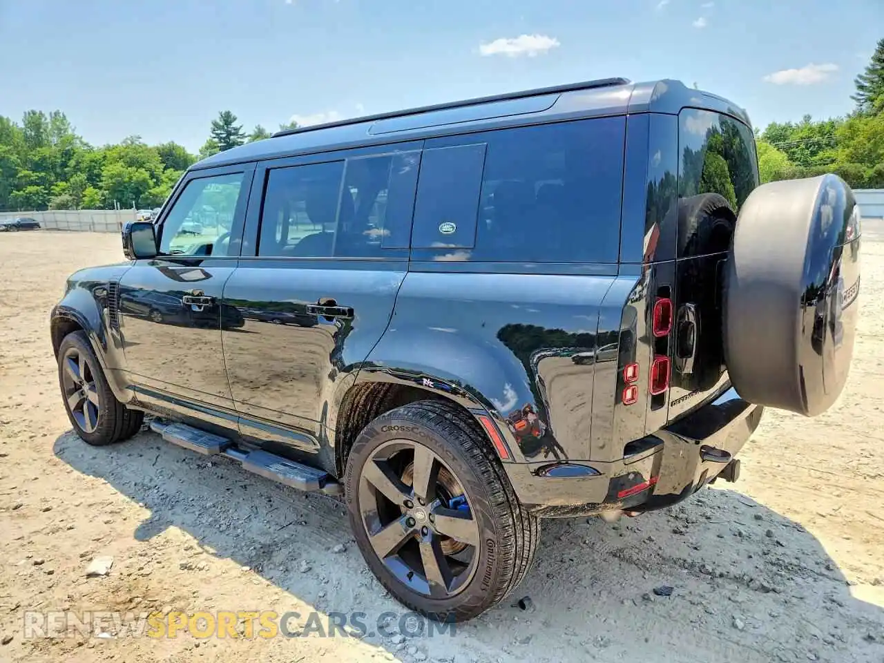 2 Photograph of a damaged car SALE2EEU6R2289663 LAND ROVER DEFENDER 2024