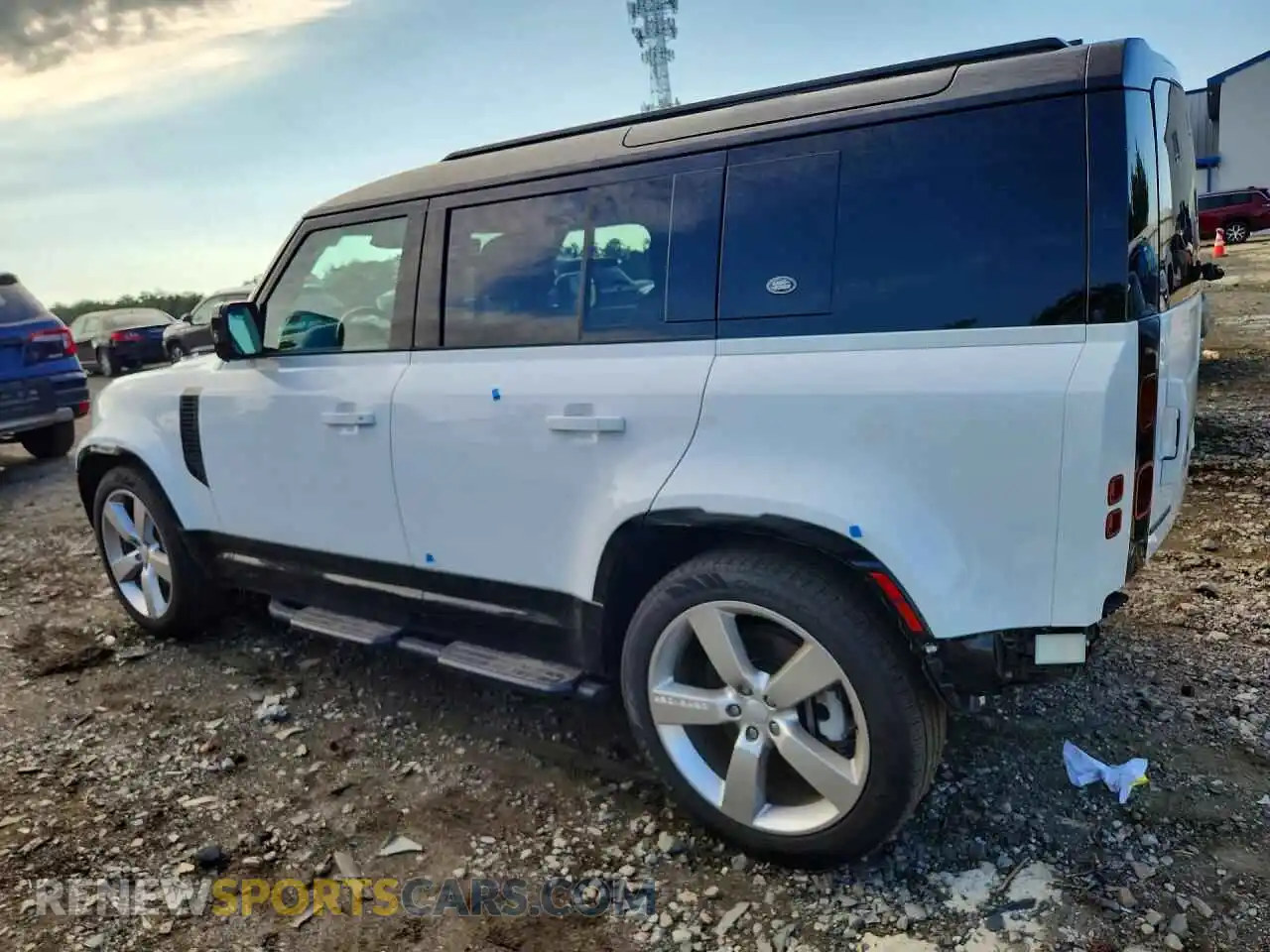 2 Фотография поврежденного автомобиля SALE2EEUXR2317044 LAND ROVER DEFENDER 2024