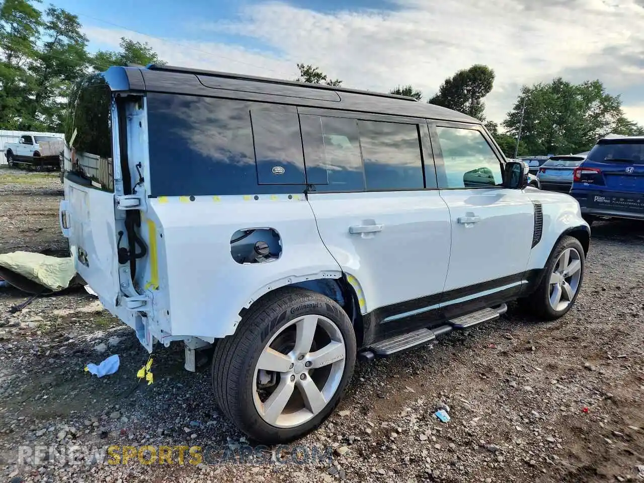 3 Фотография поврежденного автомобиля SALE2EEUXR2317044 LAND ROVER DEFENDER 2024