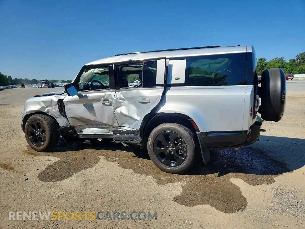 2 Фотография поврежденного автомобиля SALE2FEU3R2250602 LAND ROVER DEFENDER 2024