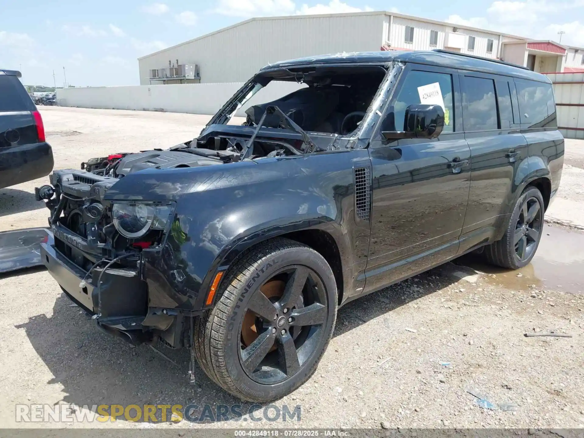 2 Photograph of a damaged car SALE2FEU9R2351014 LAND ROVER DEFENDER 2024