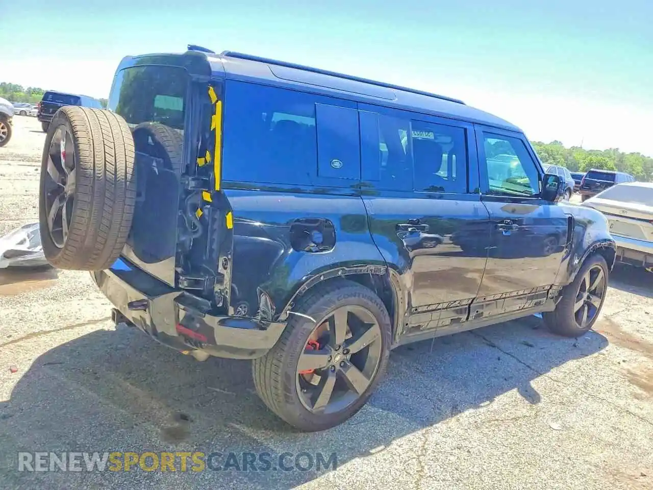 3 Photograph of a damaged car SALEXEEU6R2262867 LAND ROVER DEFENDER 2024