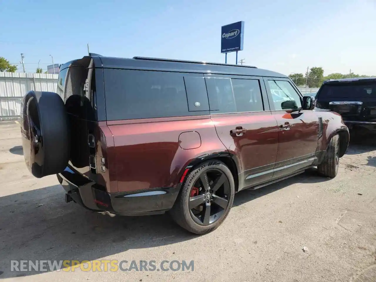 3 Photograph of a damaged car SALEXFEU2R2264914 LAND ROVER DEFENDER 2024