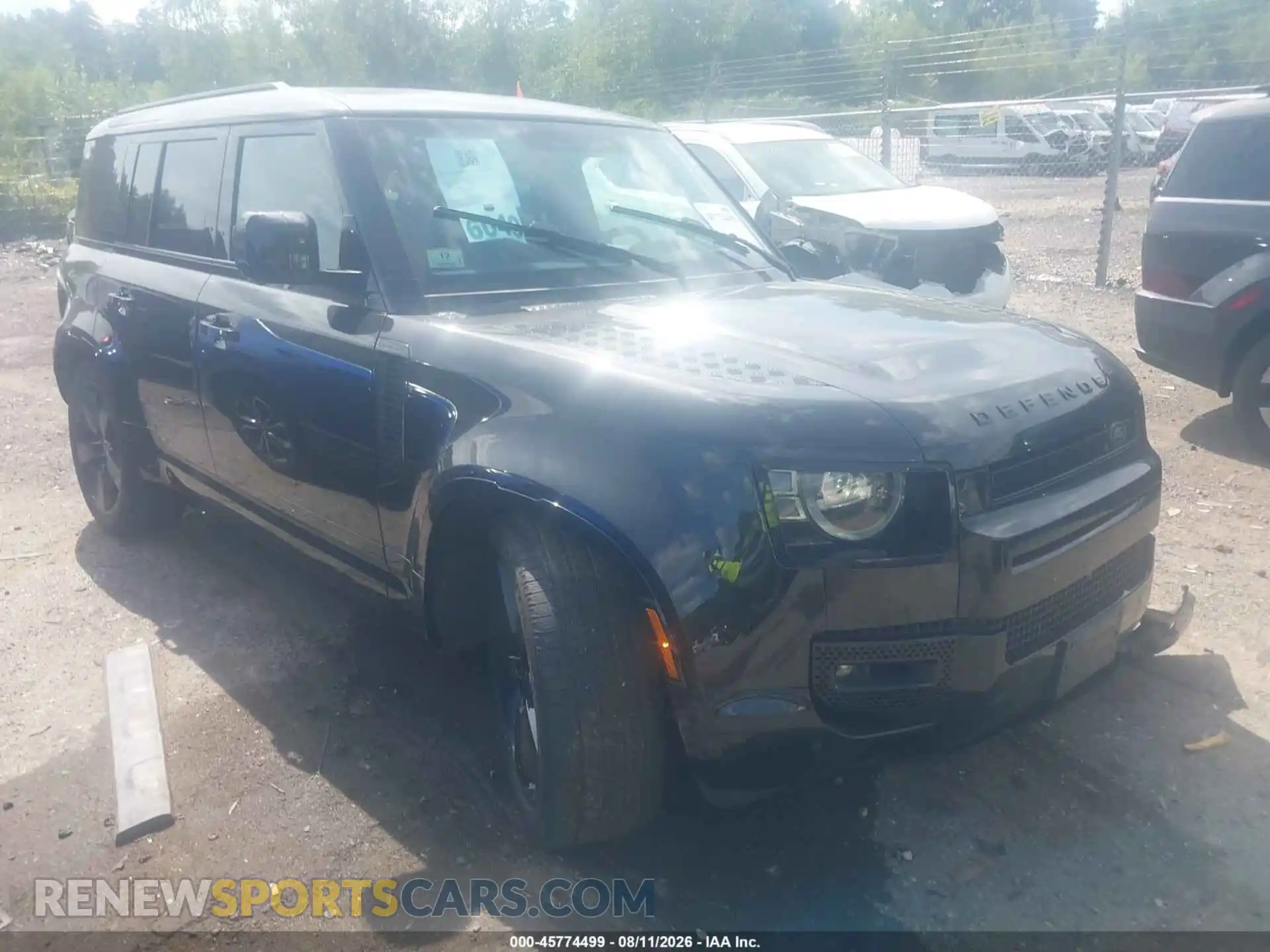 1 Фотография поврежденного автомобиля SALE2EEUXS2390940 LAND ROVER DEFENDER 2025