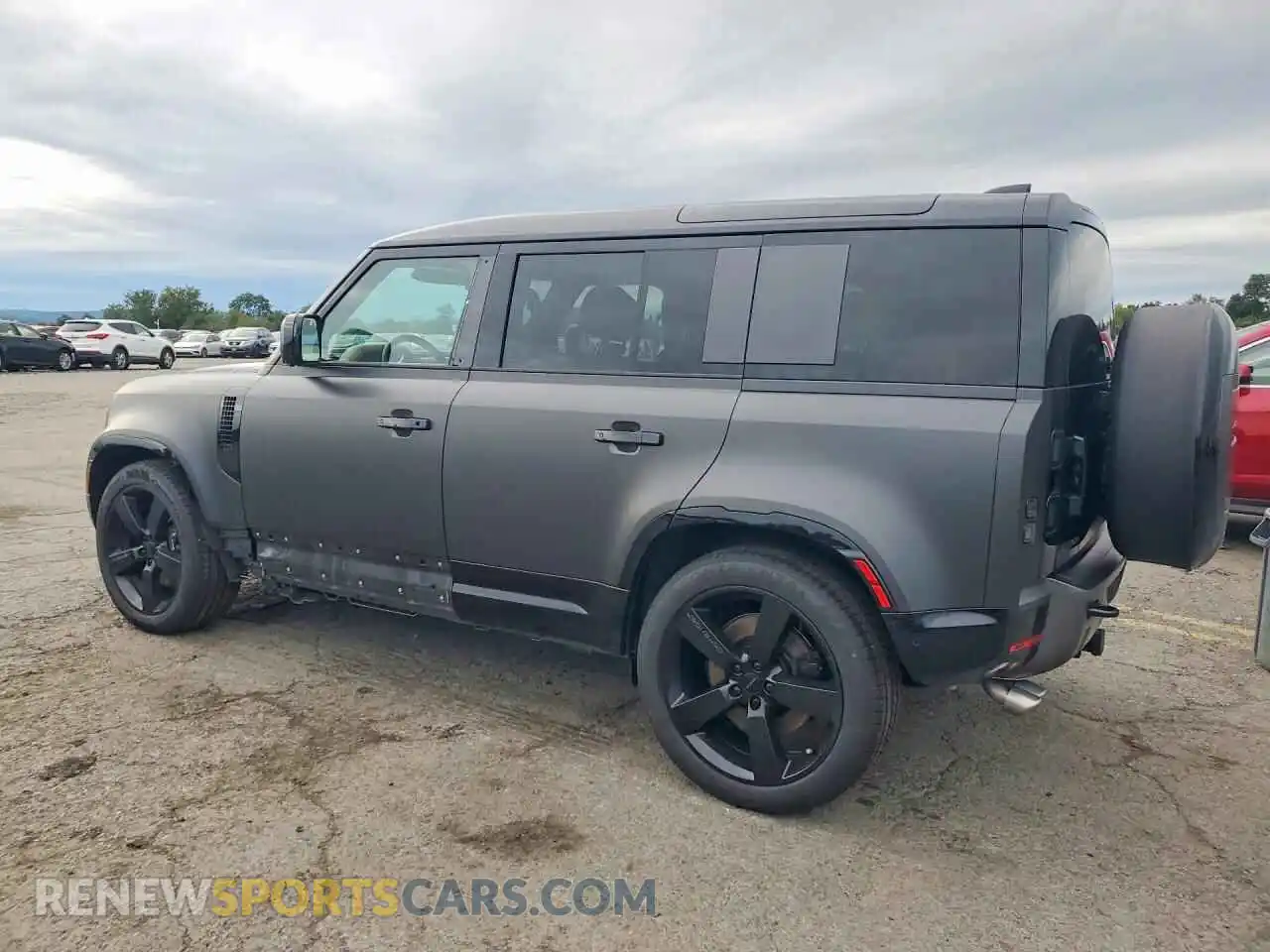 2 Фотография поврежденного автомобиля SALEWEEE8T2487147 LAND ROVER DEFENDER 2026
