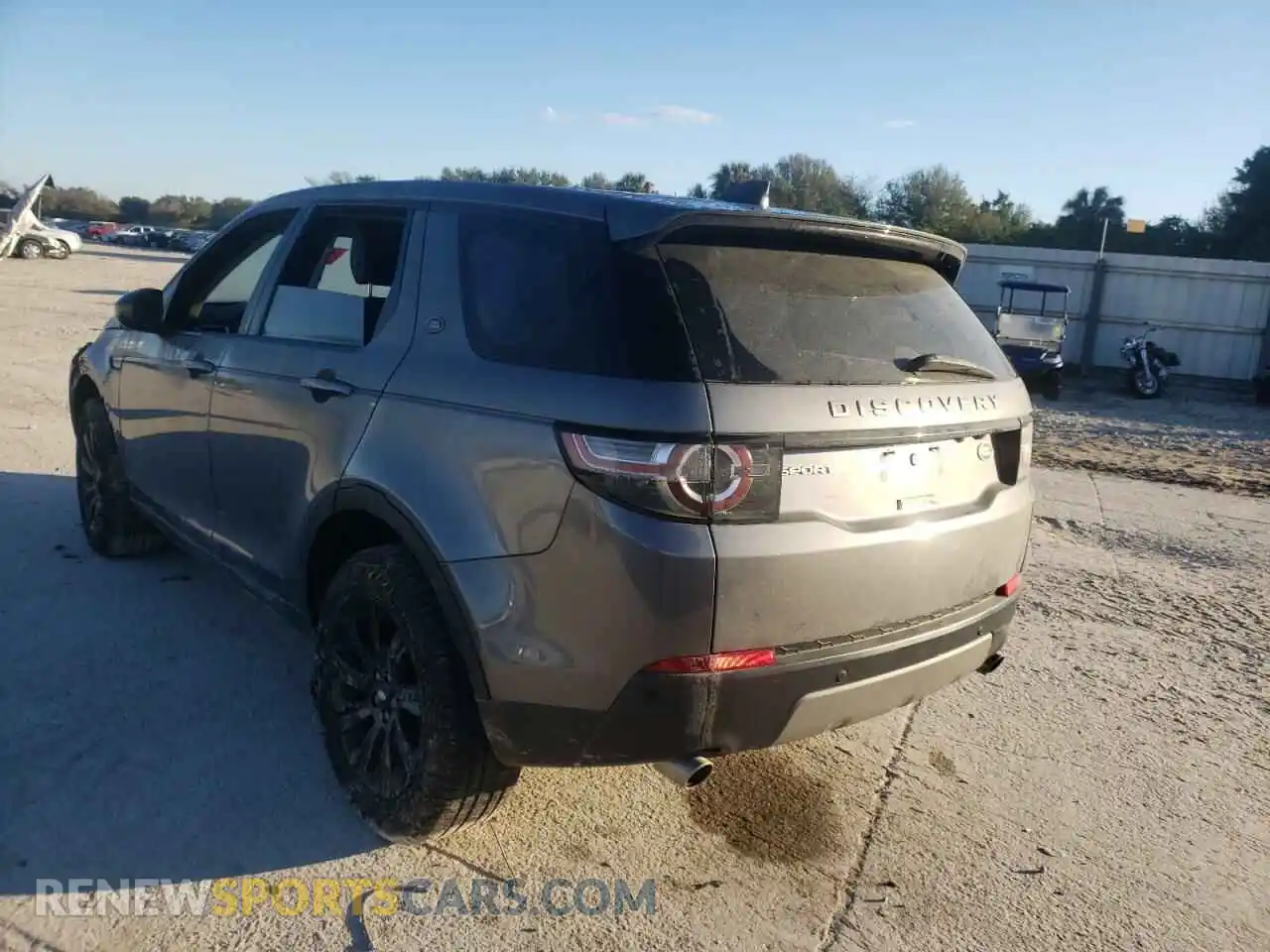 3 Photograph of a damaged car SALCP2FX0KH823680 LAND ROVER DISCOVERY 2019