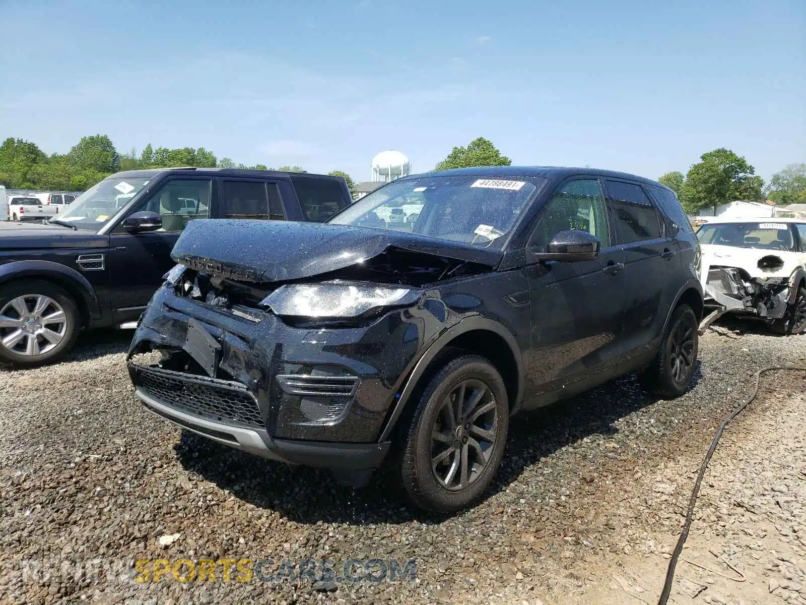 2 Photograph of a damaged car SALCP2FX3KH784194 LAND ROVER DISCOVERY 2019