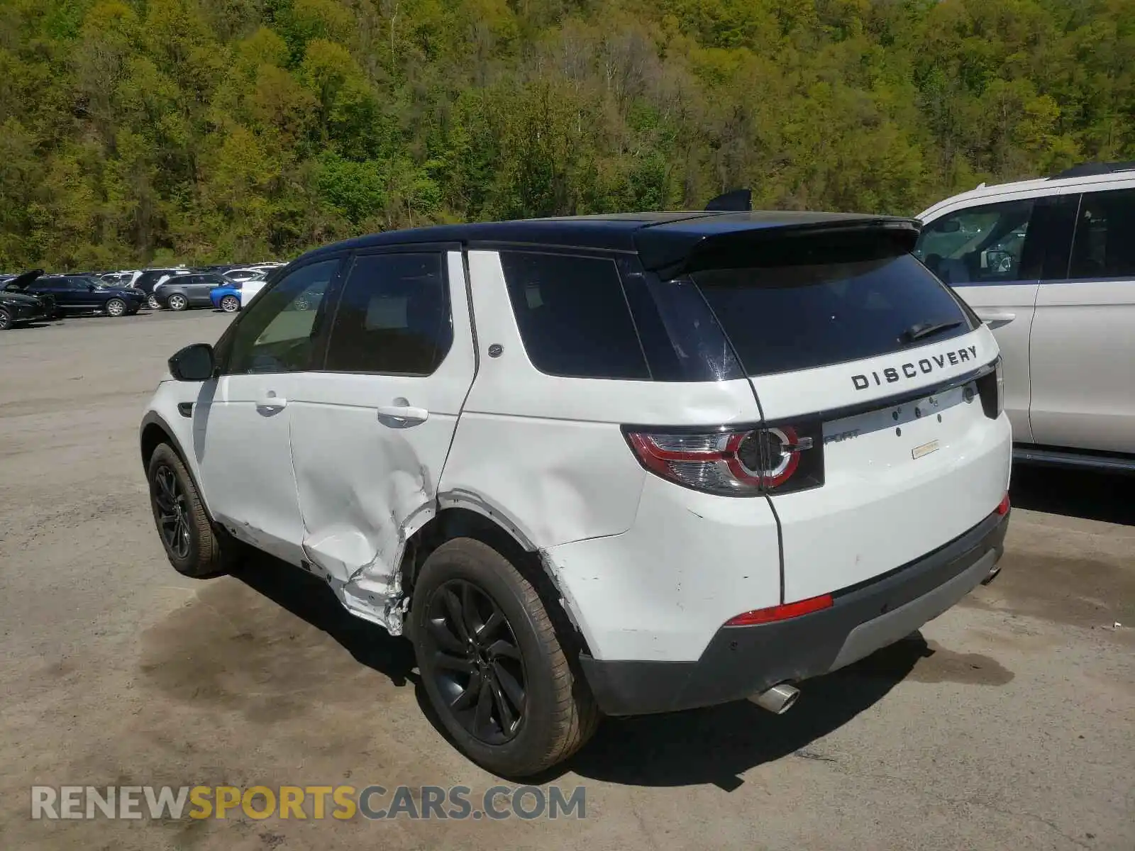 3 Photograph of a damaged car SALCP2FX6KH783427 LAND ROVER DISCOVERY 2019