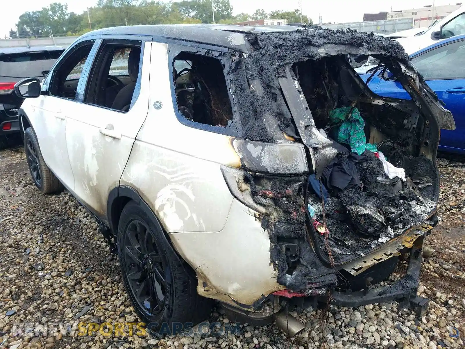 3 Photograph of a damaged car SALCP2FX8KH809879 LAND ROVER DISCOVERY 2019