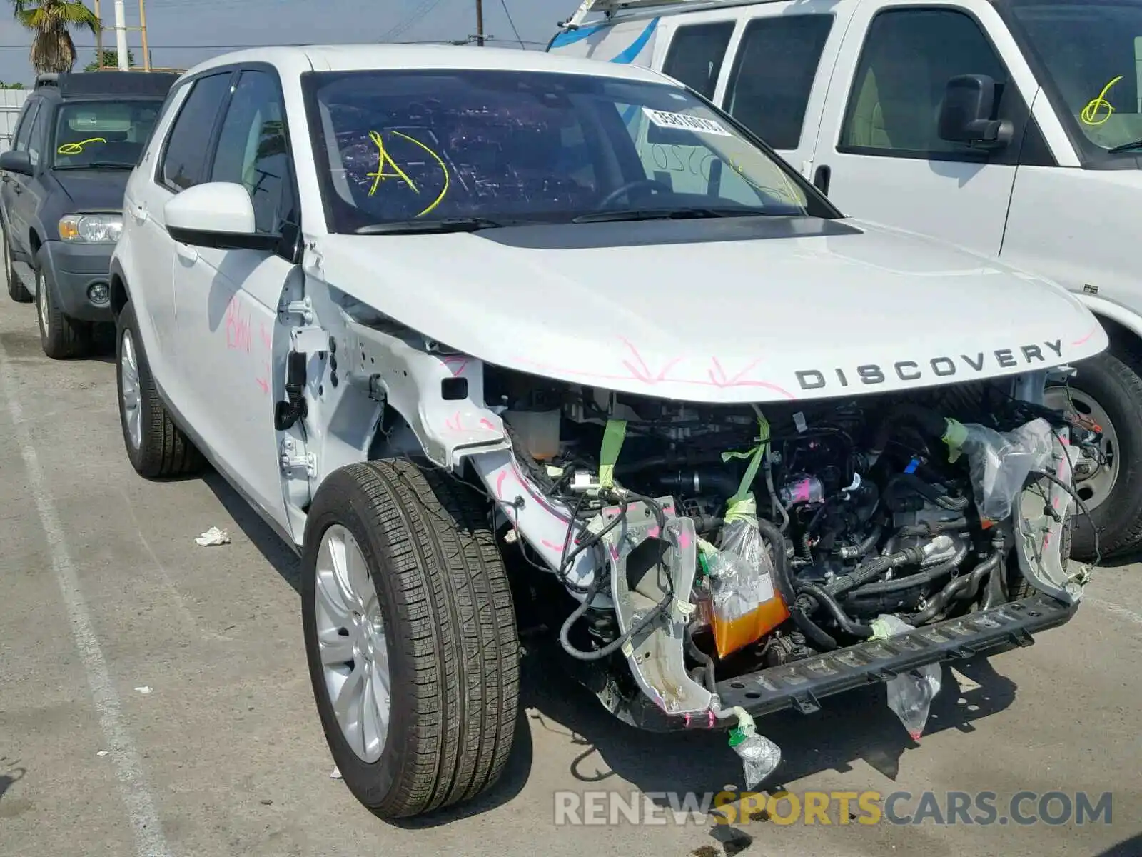 1 Photograph of a damaged car SALCP2FXXKH784077 LAND ROVER DISCOVERY 2019