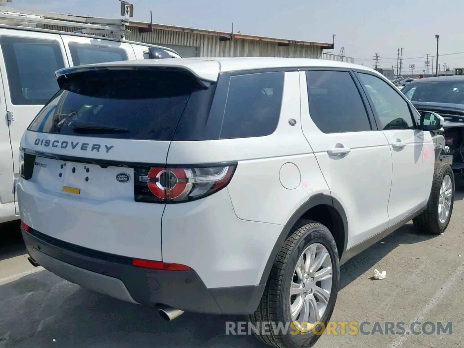 4 Photograph of a damaged car SALCP2FXXKH784077 LAND ROVER DISCOVERY 2019
