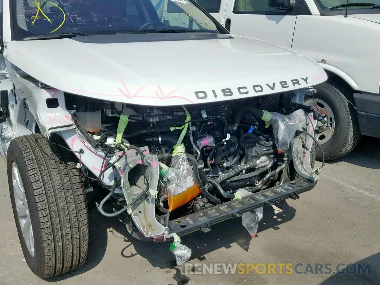9 Photograph of a damaged car SALCP2FXXKH784077 LAND ROVER DISCOVERY 2019