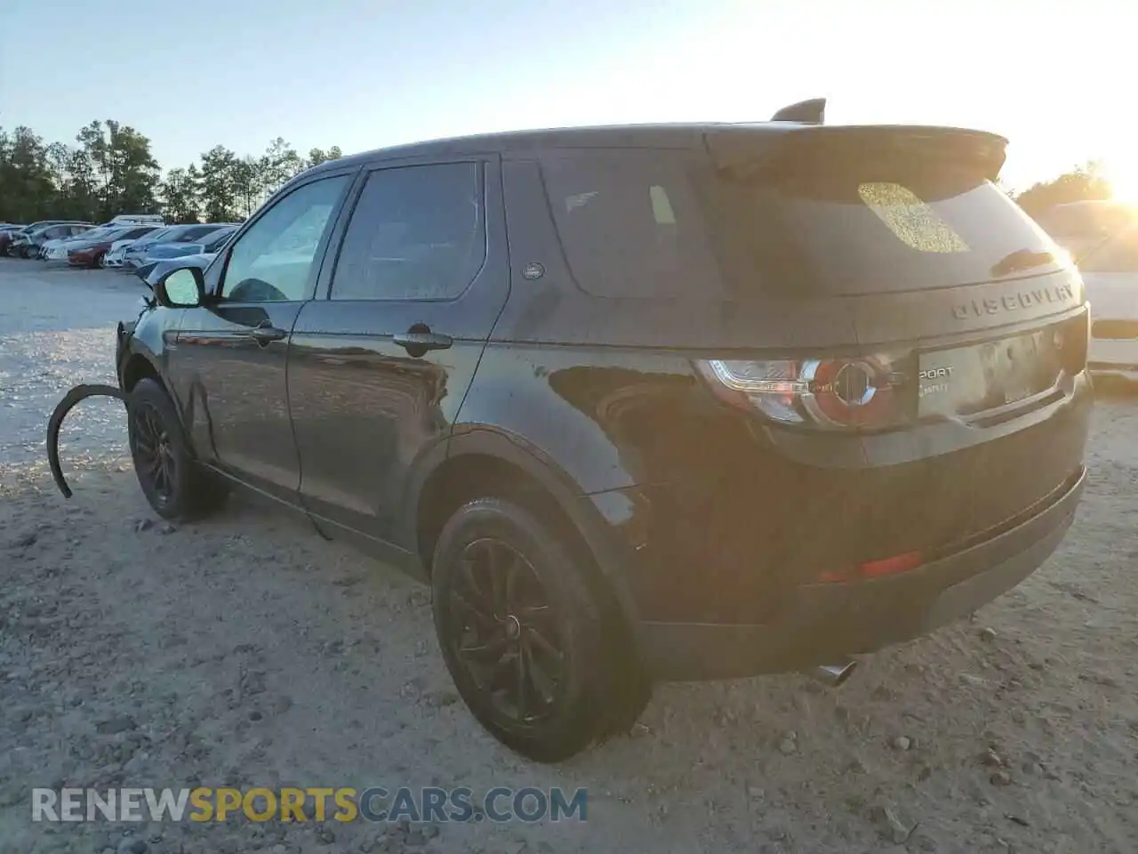 2 Photograph of a damaged car SALCP2FXXKH792745 LAND ROVER DISCOVERY 2019