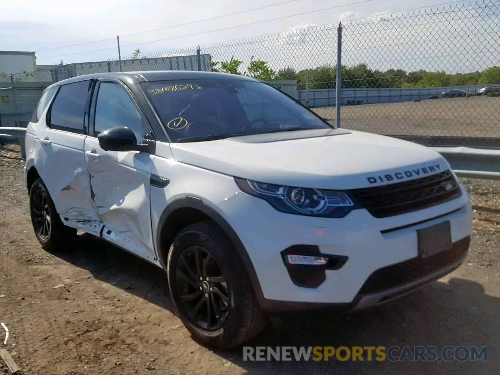 1 Photograph of a damaged car SALCR2FX2KH801061 LAND ROVER DISCOVERY 2019
