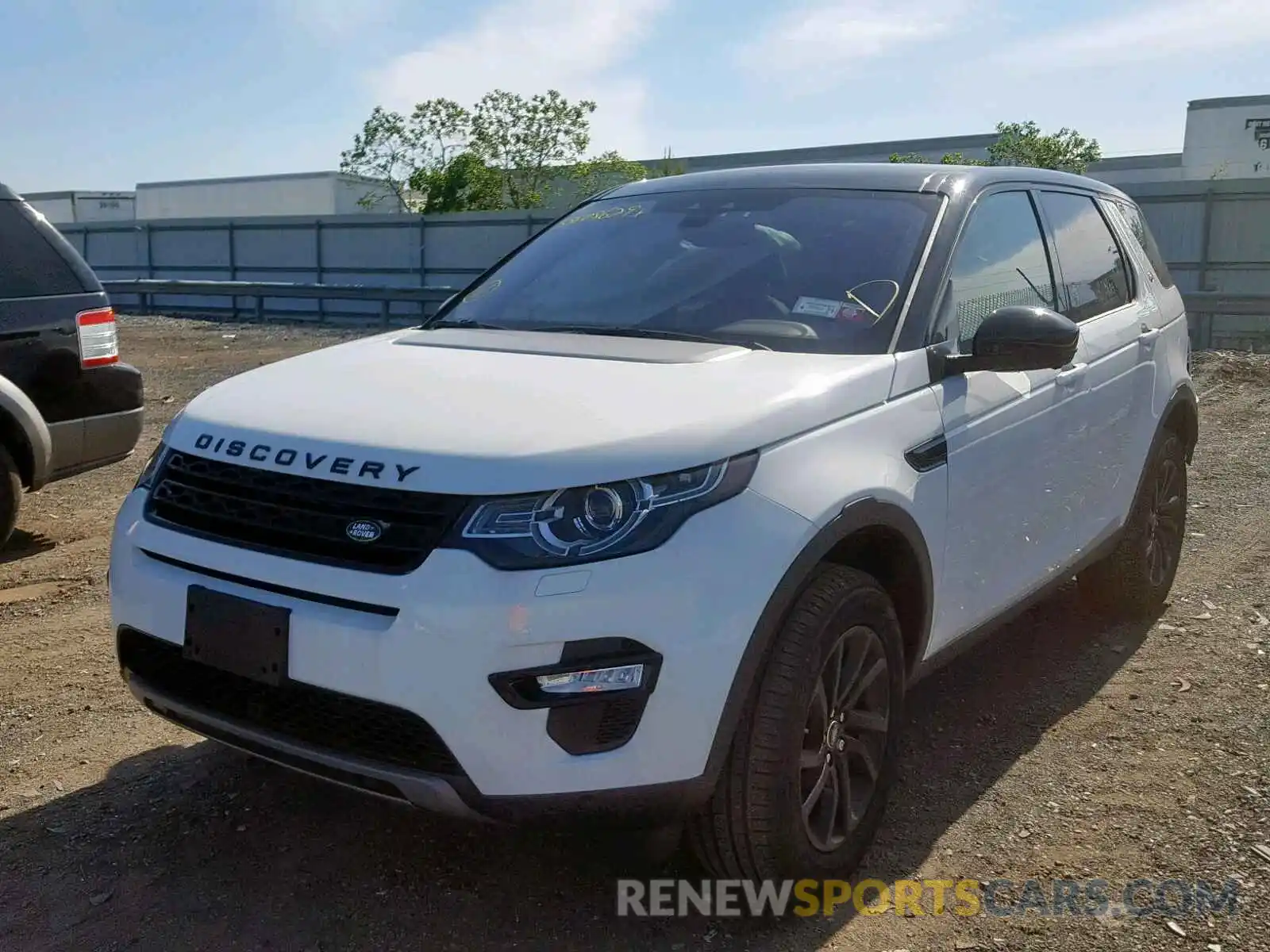 2 Photograph of a damaged car SALCR2FX2KH801061 LAND ROVER DISCOVERY 2019