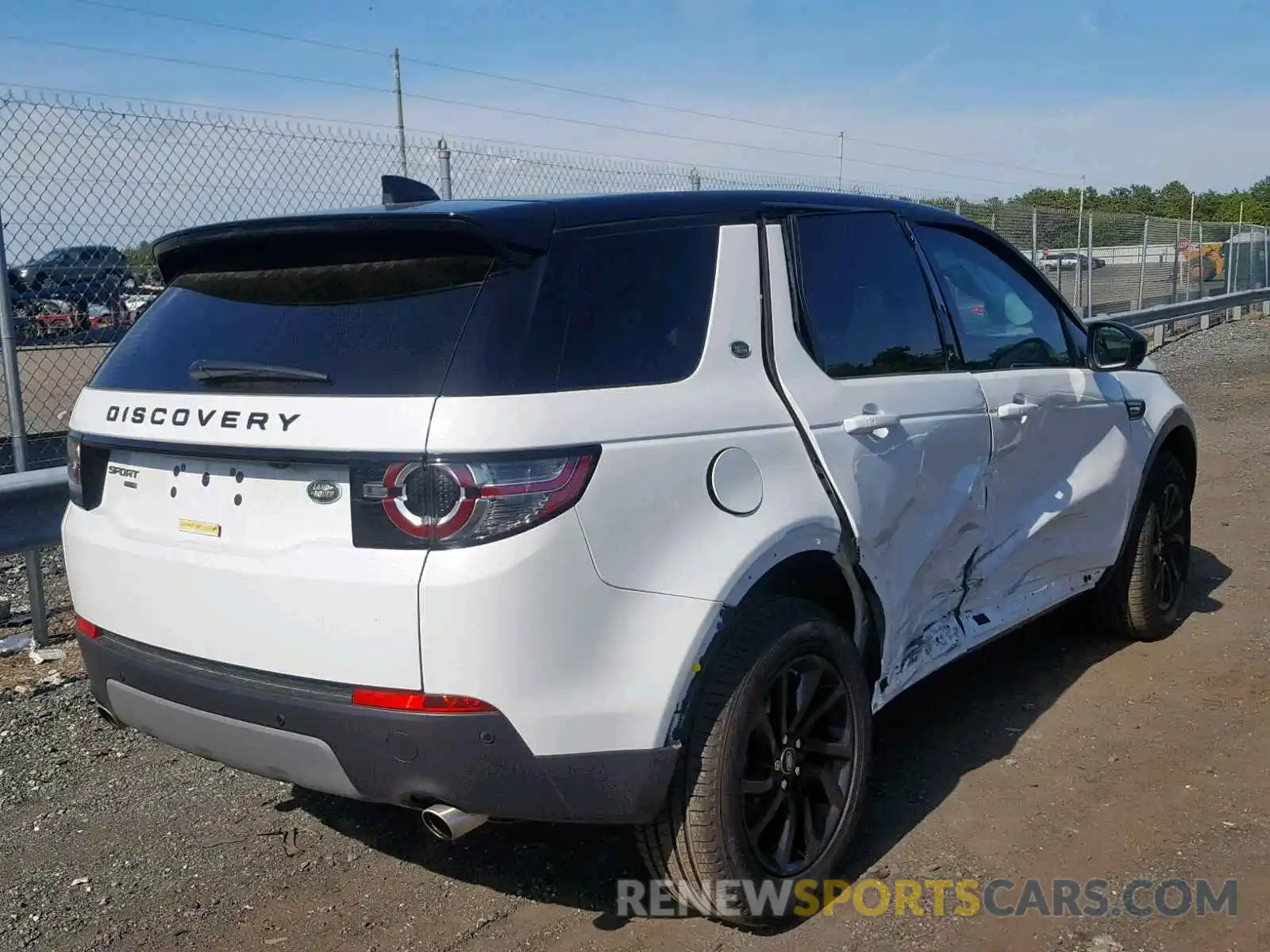 4 Photograph of a damaged car SALCR2FX2KH801061 LAND ROVER DISCOVERY 2019