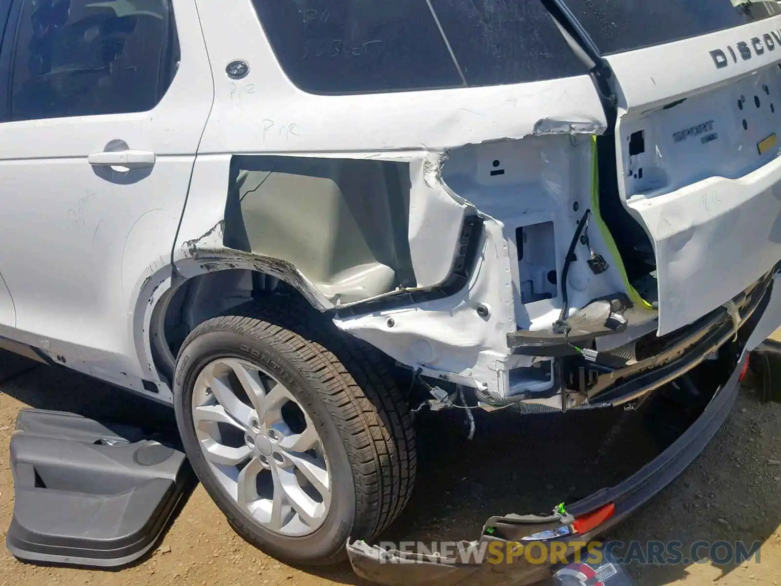 9 Photograph of a damaged car SALCR2FX4KH783632 LAND ROVER DISCOVERY 2019