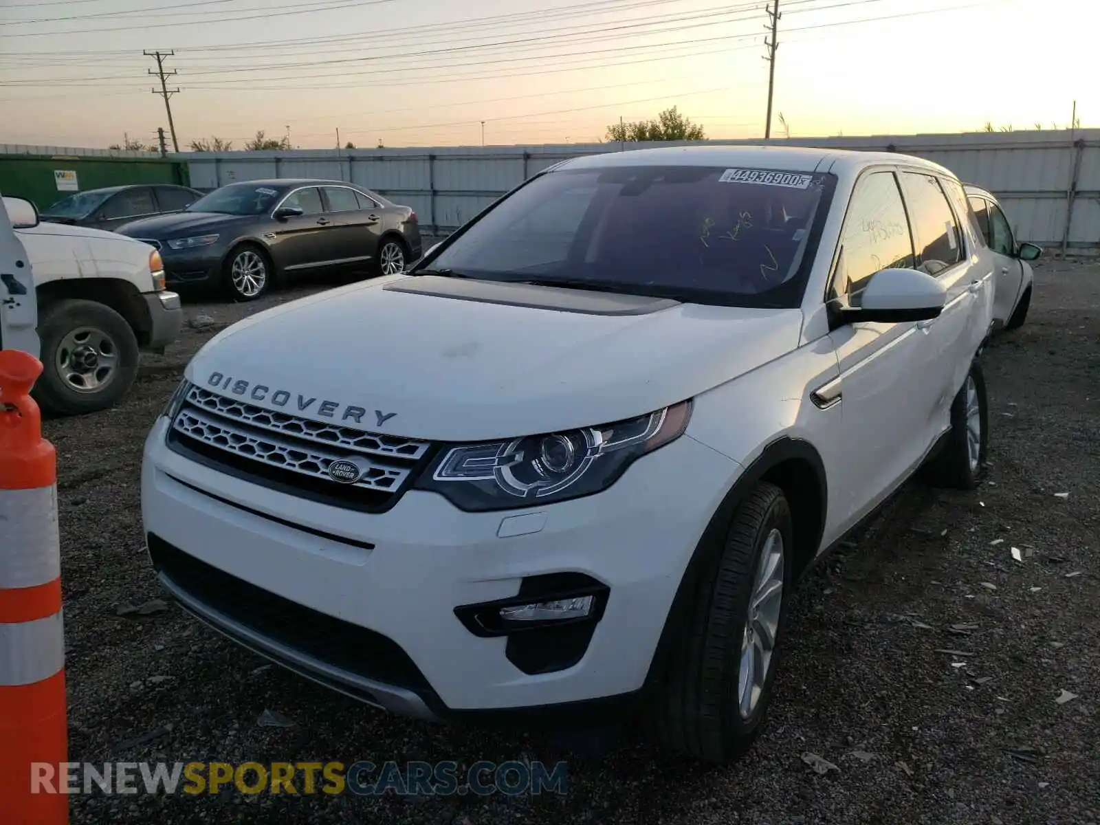 2 Photograph of a damaged car SALCR2FX6KH802665 LAND ROVER DISCOVERY 2019