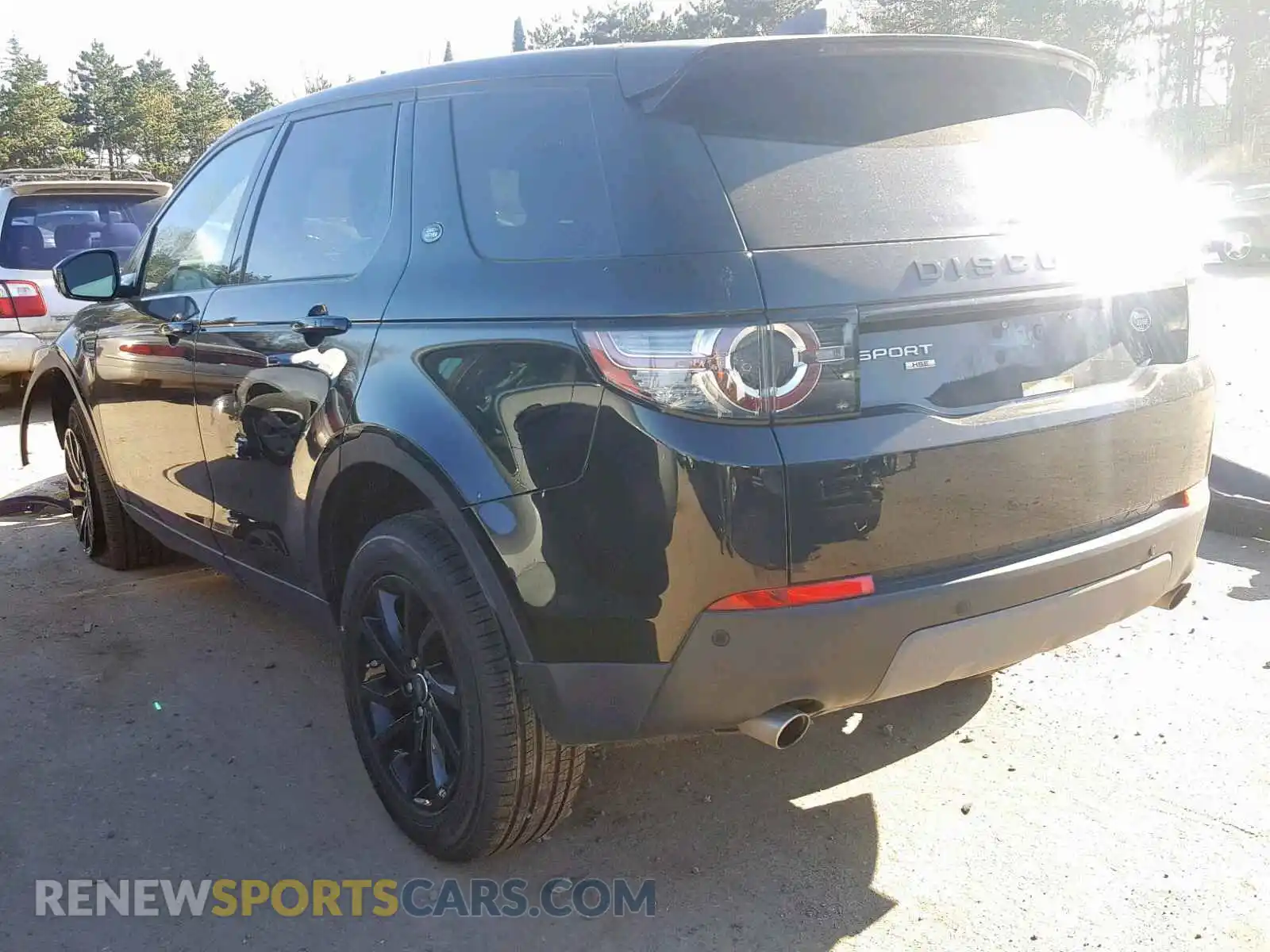 3 Photograph of a damaged car SALCR2FX7KH807762 LAND ROVER DISCOVERY 2019