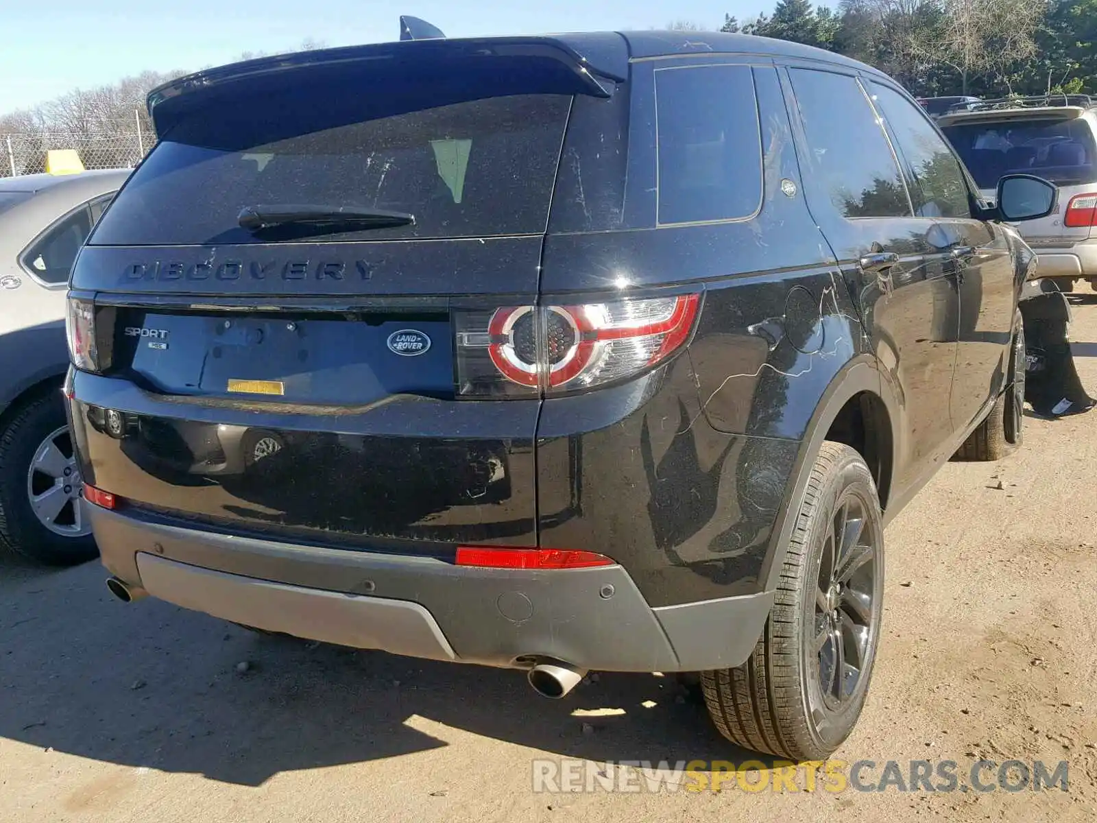 4 Photograph of a damaged car SALCR2FX7KH807762 LAND ROVER DISCOVERY 2019