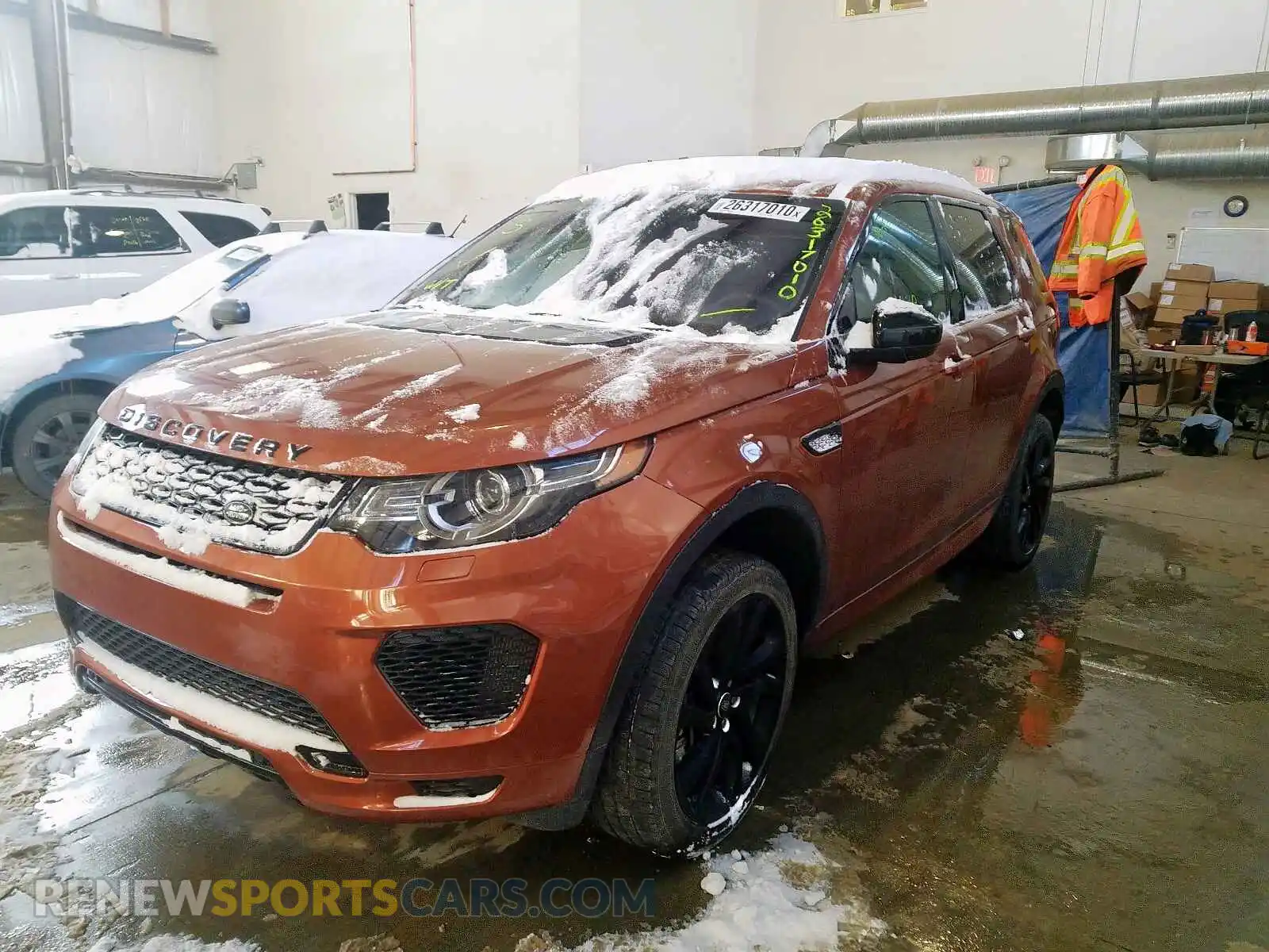 2 Photograph of a damaged car SALCR2GX1KH795753 LAND ROVER DISCOVERY 2019