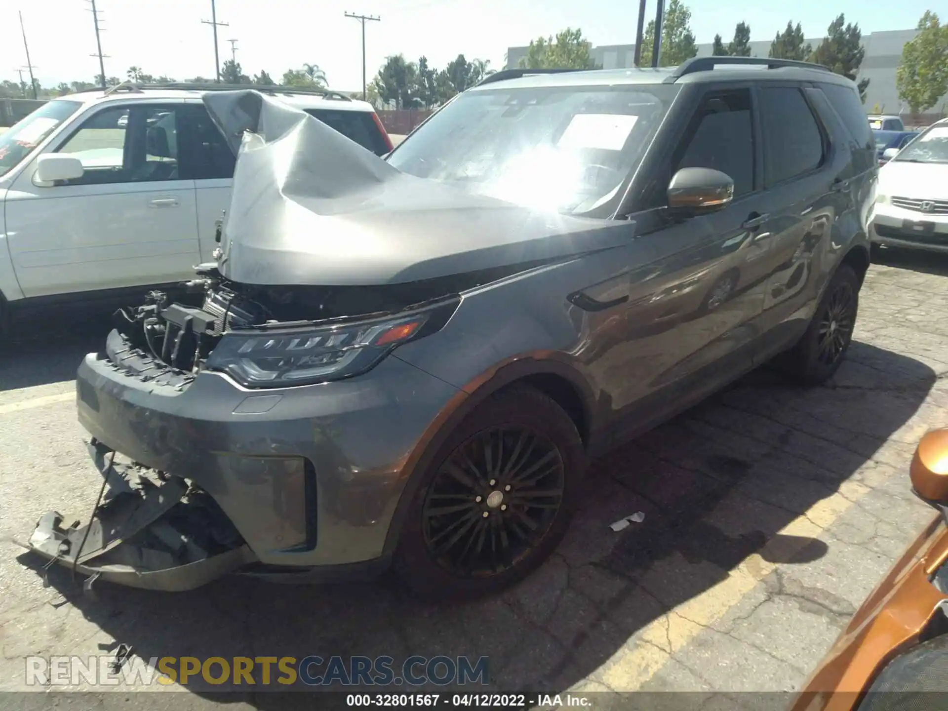 2 fotografías del automóvil dañado SALRG2RV0KA087658 LAND ROVER DISCOVERY 2019