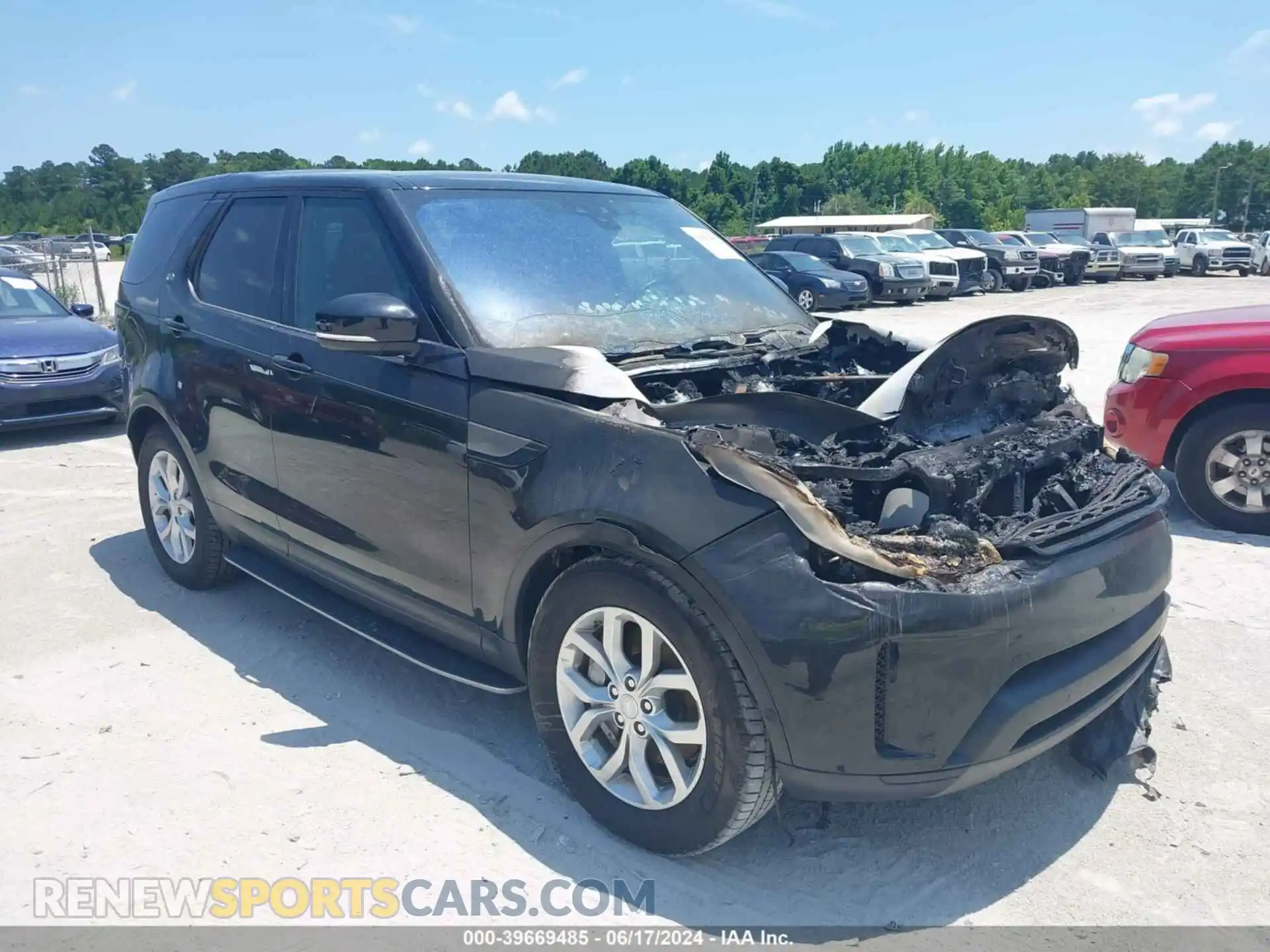 1 Photograph of a damaged car SALRG2RV0KA095968 LAND ROVER DISCOVERY 2019