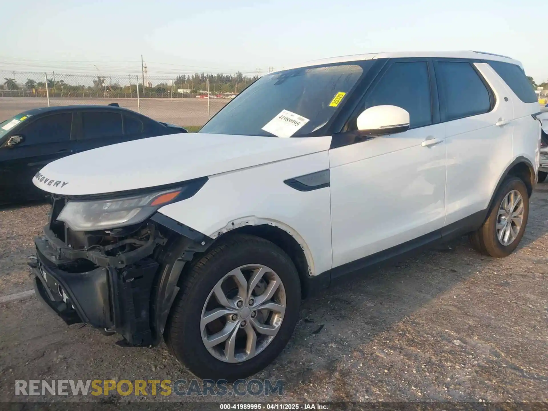 2 Photograph of a damaged car SALRG2RV2KA094806 LAND ROVER DISCOVERY 2019