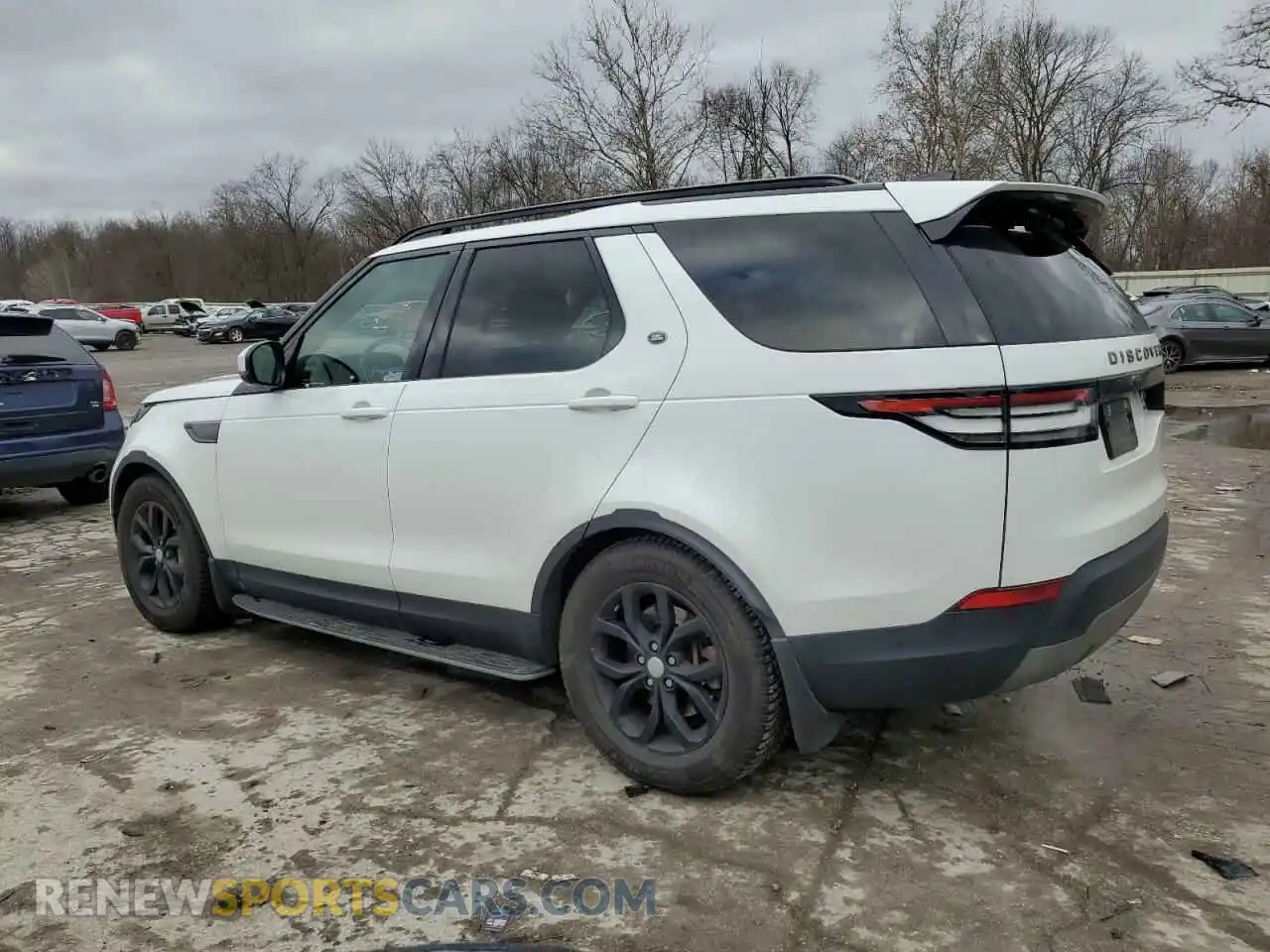 2 Photograph of a damaged car SALRG2RV3K2405654 LAND ROVER DISCOVERY 2019