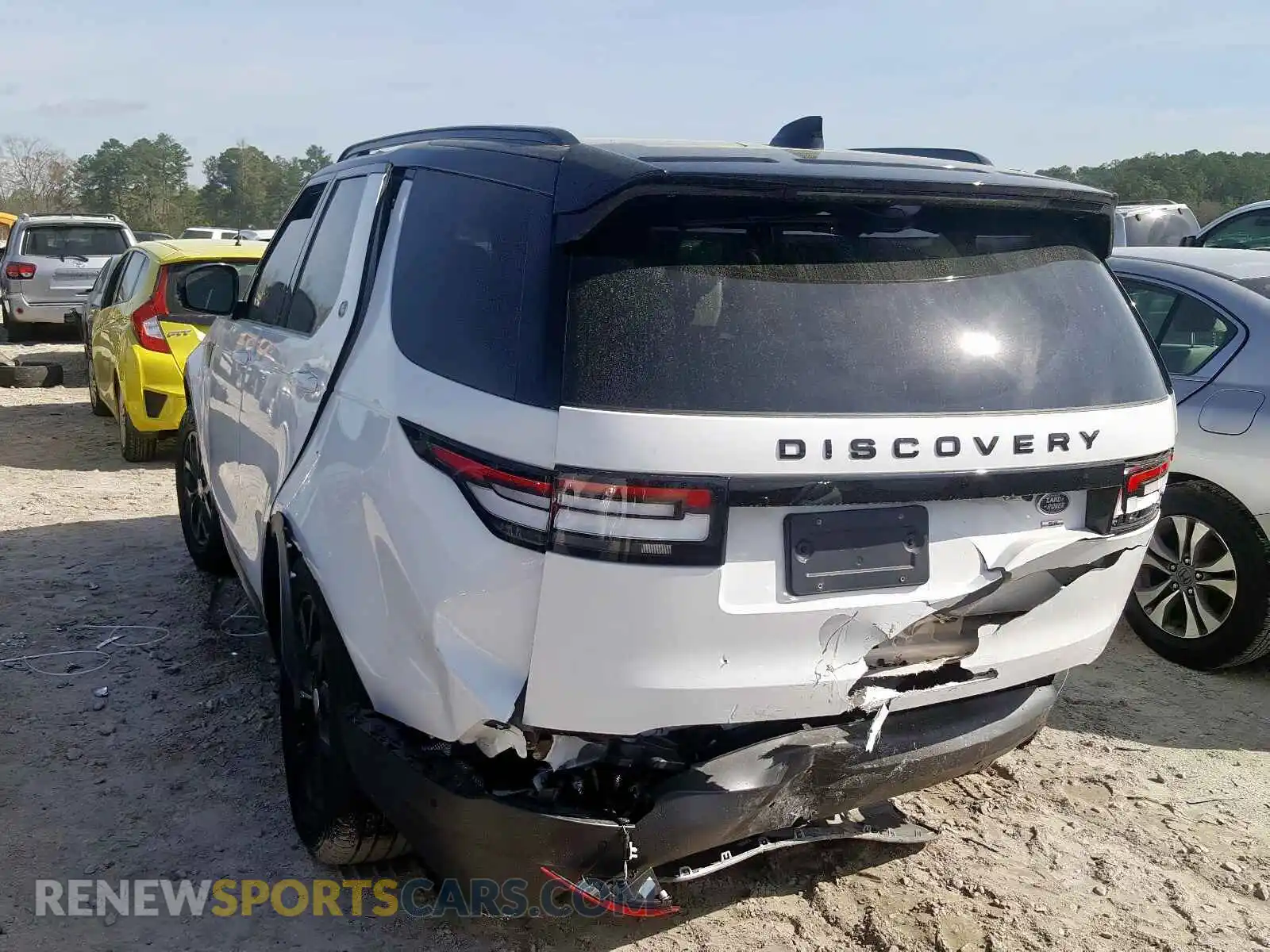 3 Photograph of a damaged car SALRG2RV3K2411177 LAND ROVER DISCOVERY 2019