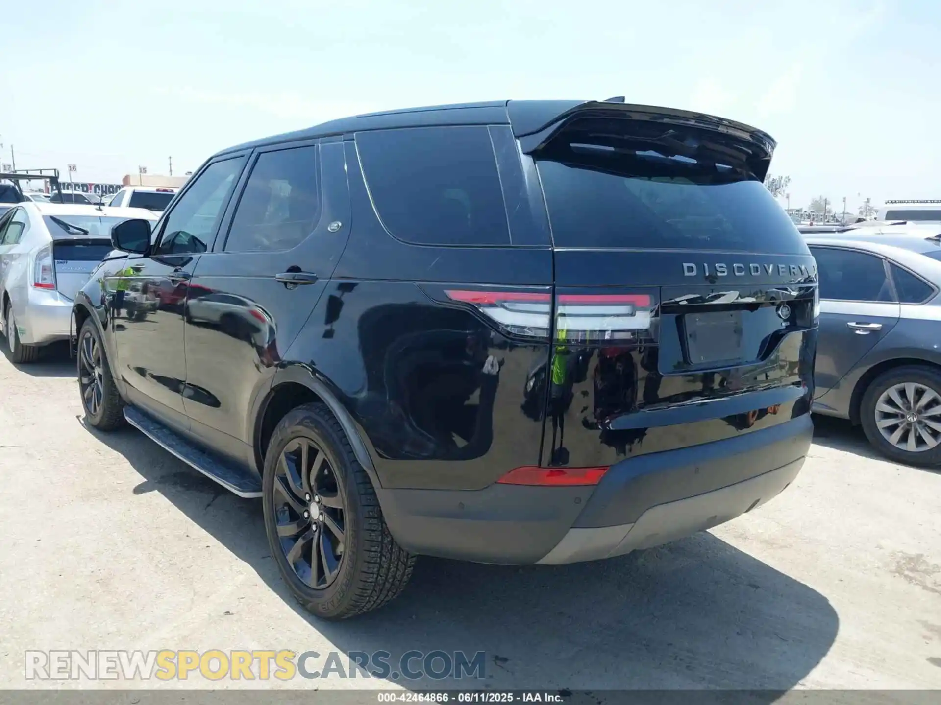 3 fotografías del automóvil dañado SALRG2RV3KA096015 LAND ROVER DISCOVERY 2019