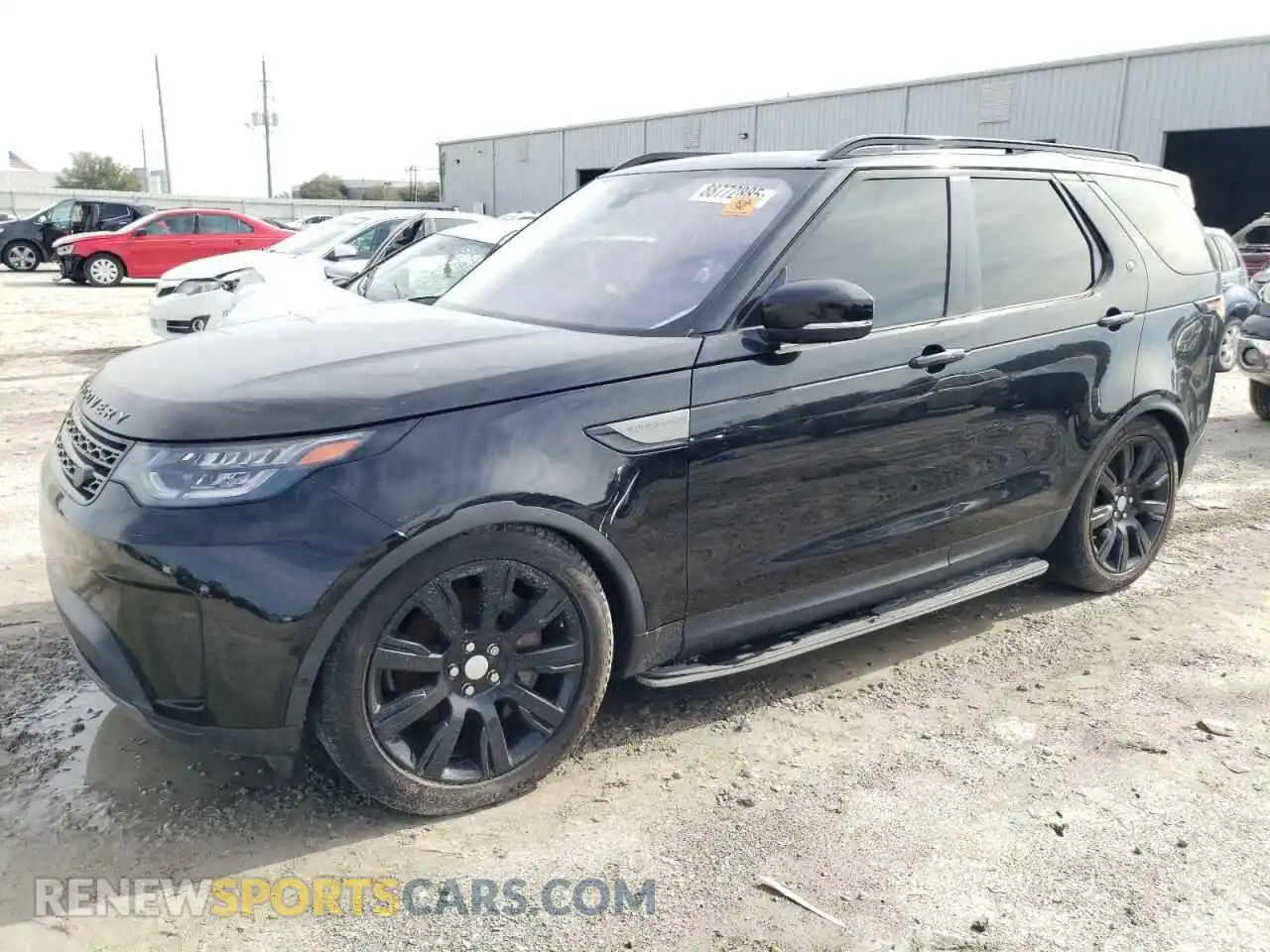 1 Фотография поврежденного автомобиля SALRG2RV4K2401273 LAND ROVER DISCOVERY 2019